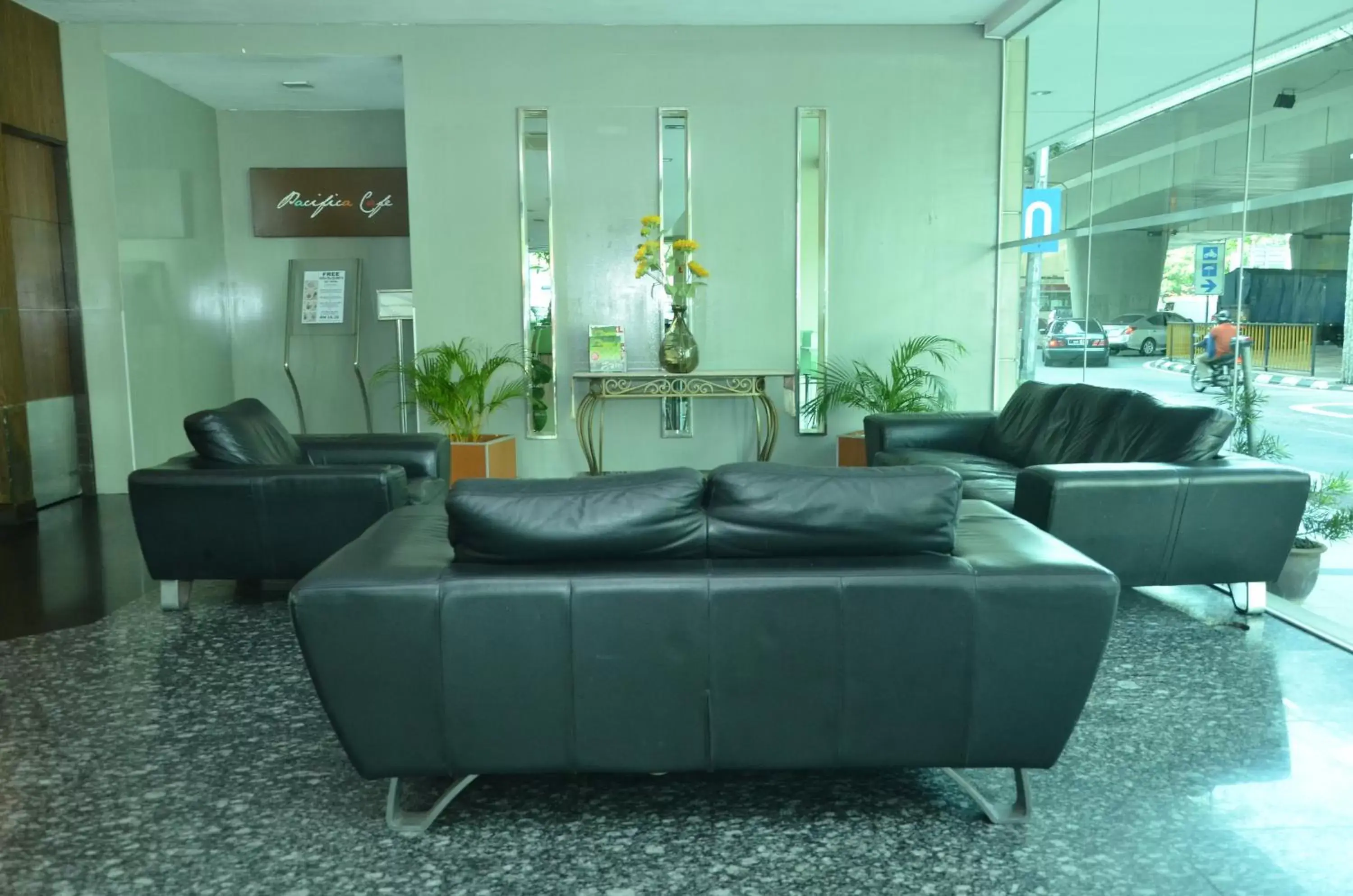 Living room in Grand Pacific Hotel PWTC Living room in Grand Pacific Hotel PWTC