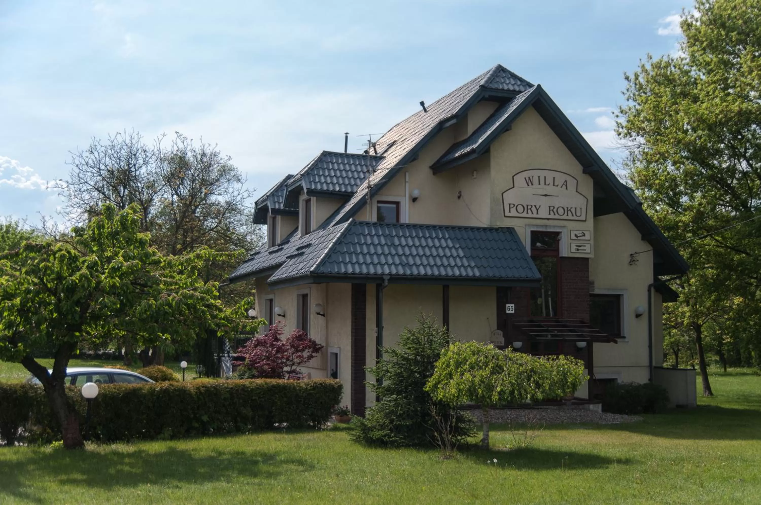 Property building in Willa Pory Roku