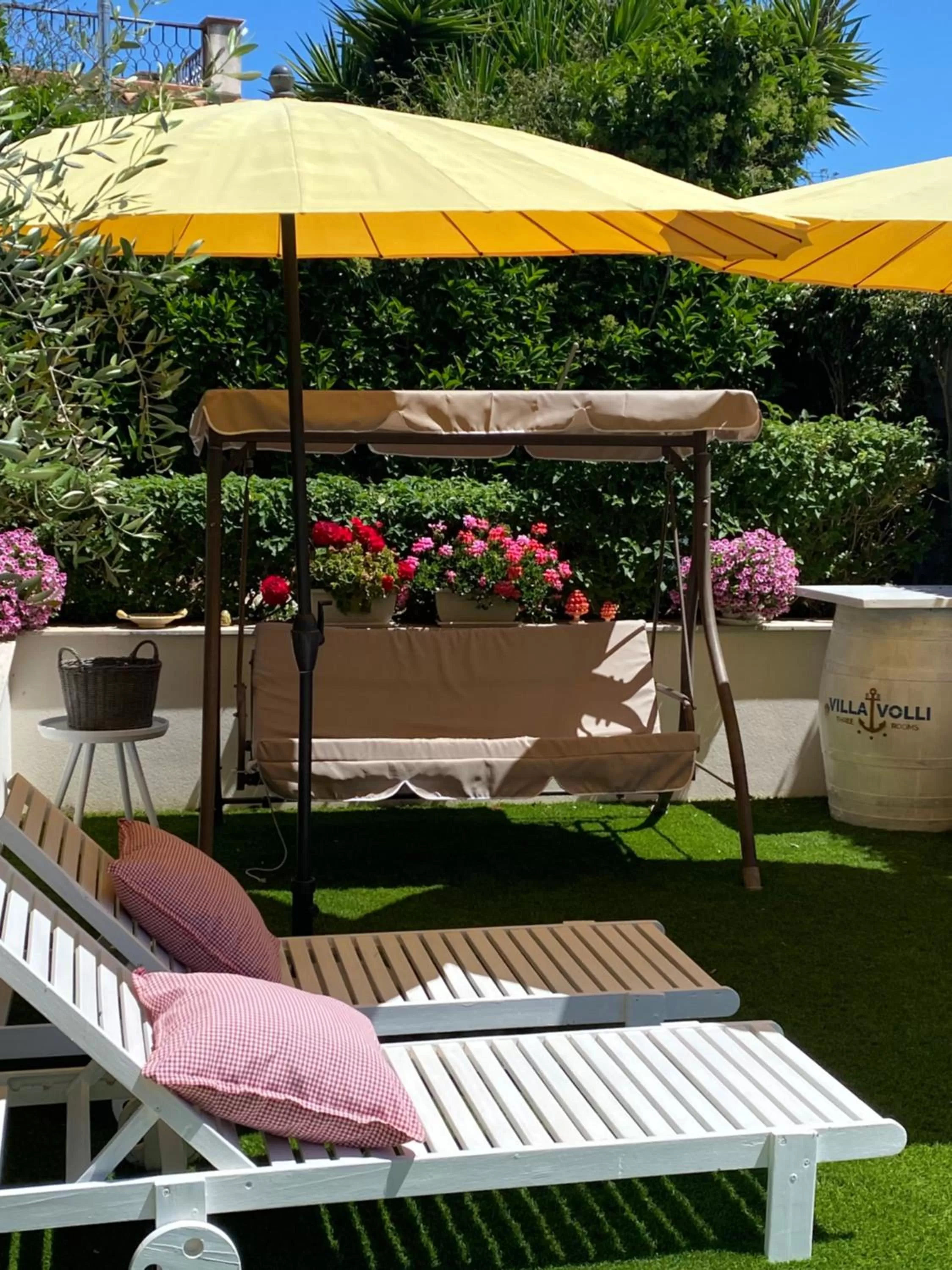 Garden in Villa Volli Three Rooms