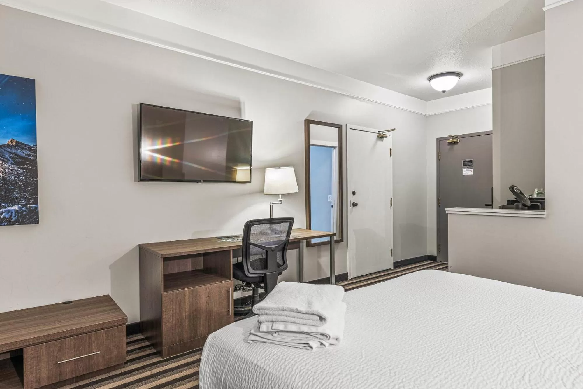 Deluxe Queen Room with Two Queen Beds - No pets allowed in Northwinds Hotel Canmore