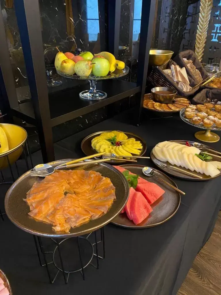 Buffet breakfast in Hotel República