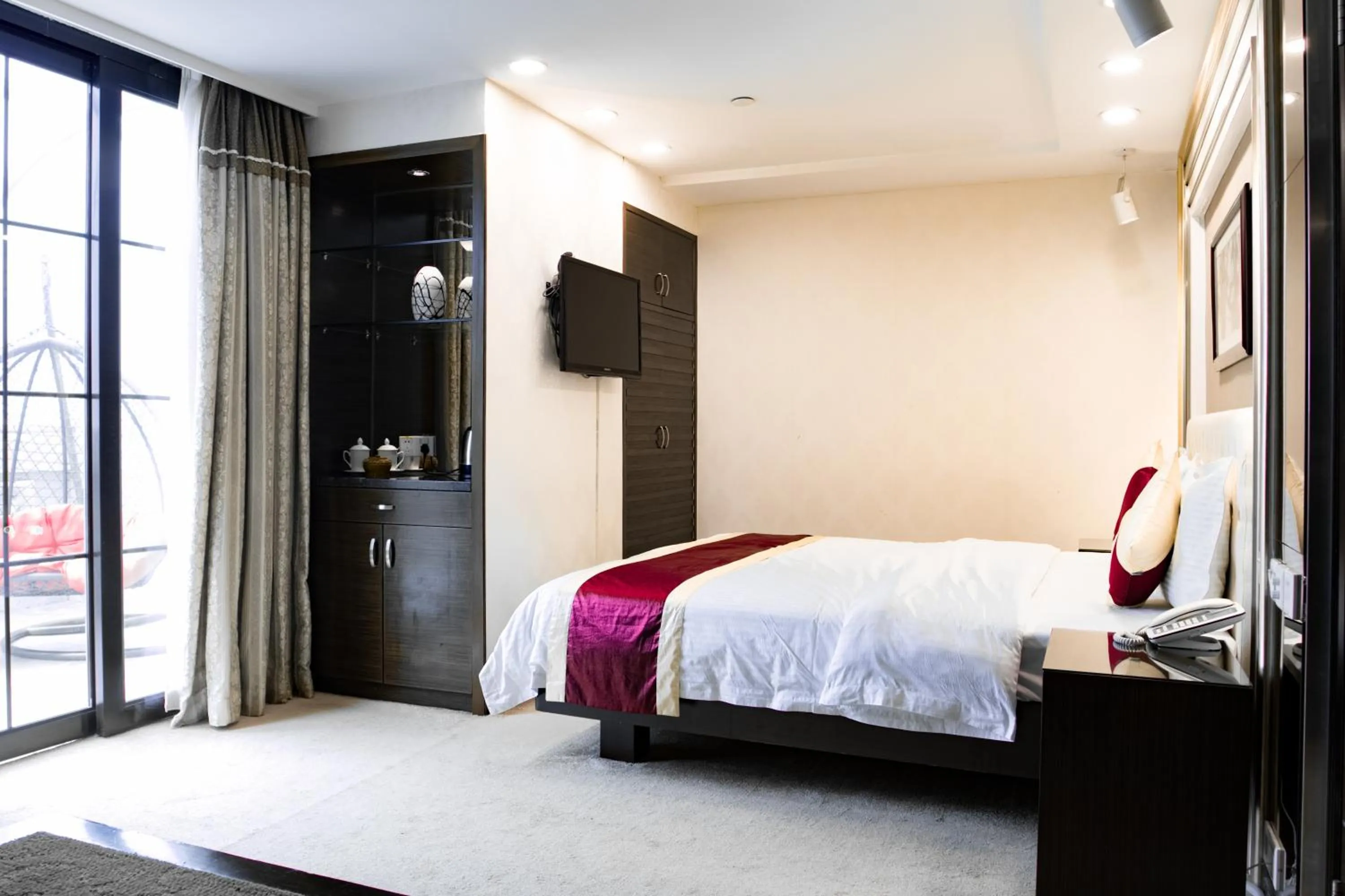 Photo of the whole room in New World Hotel