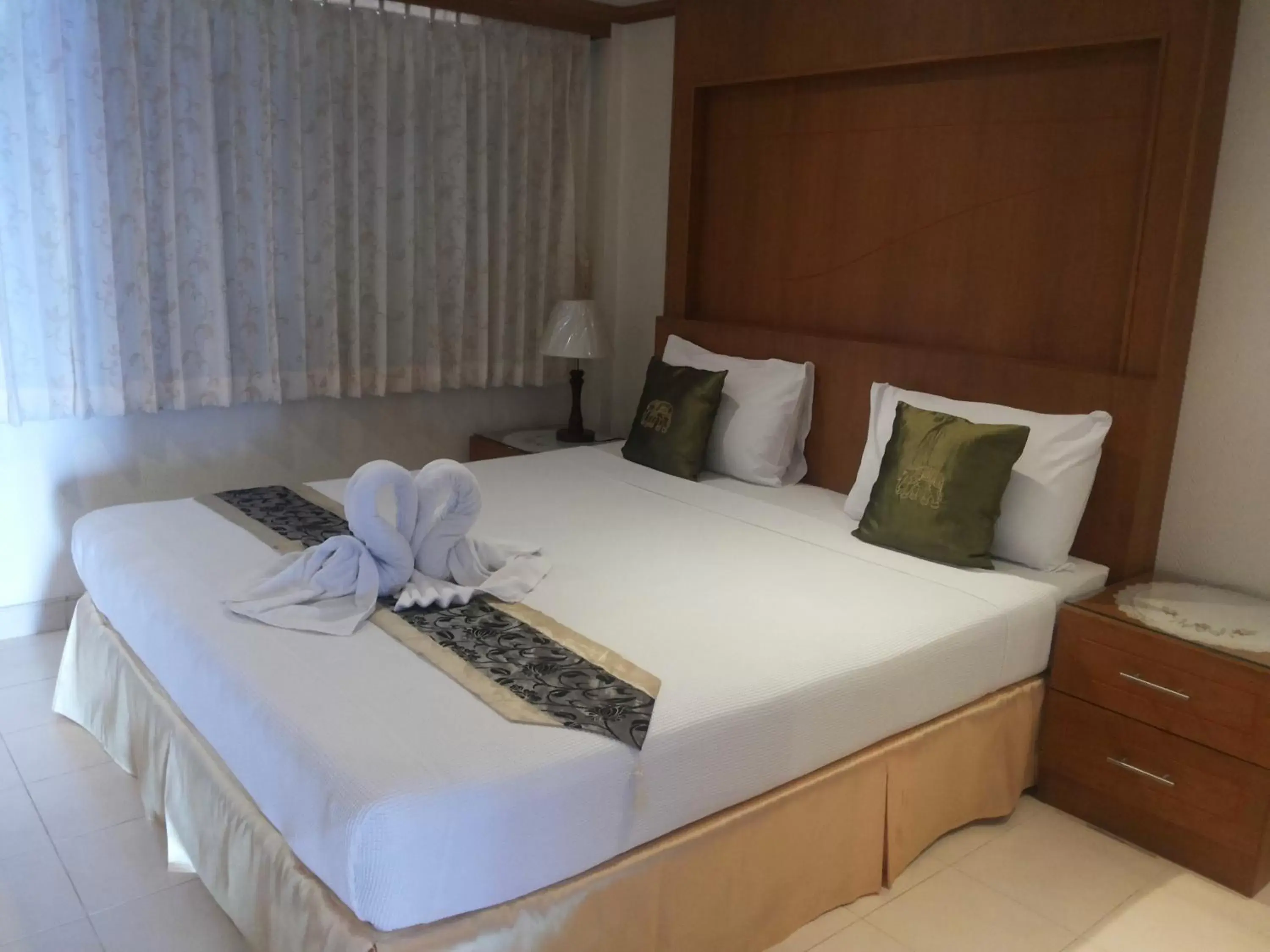 Bed in Seaview Sriracha Hotel