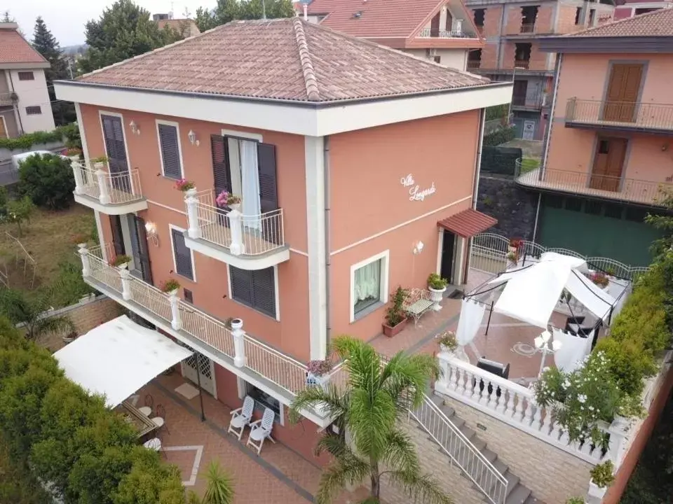Property building, Bird's-eye View in Villa longardi