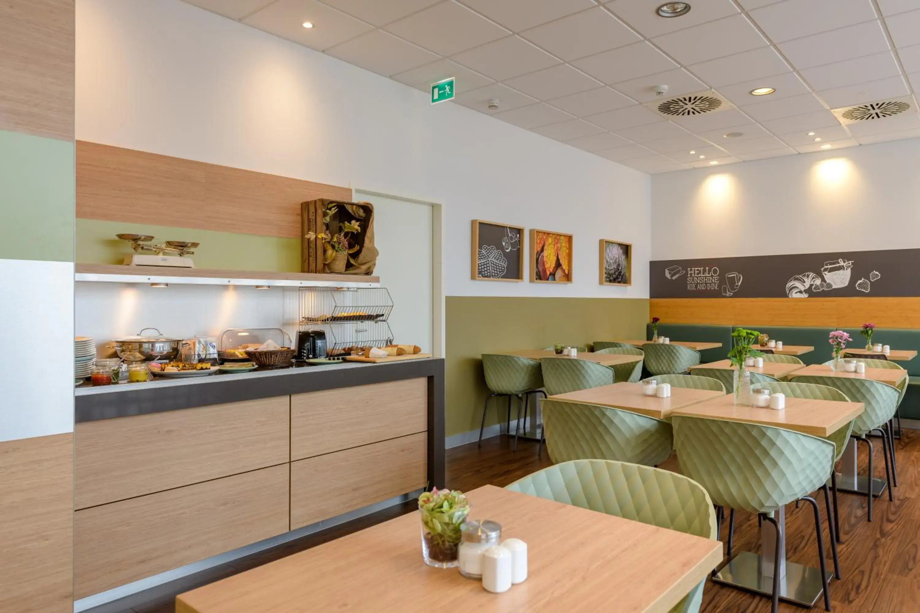 Seating area, Restaurant/Places to Eat in ibis Heilbronn City