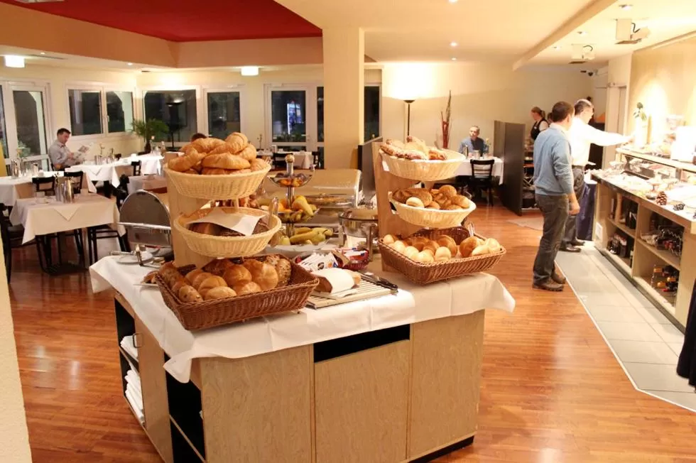 Food and drinks in Ara Classic