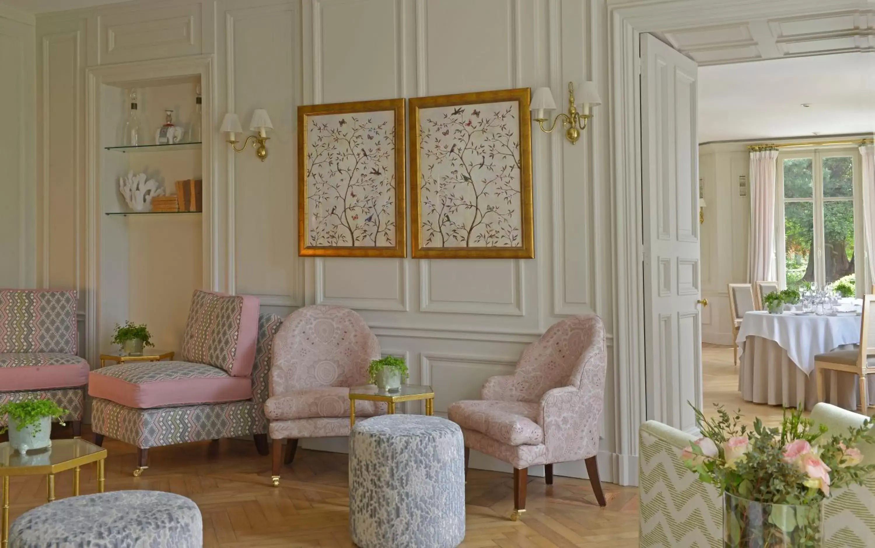 Living room, Seating Area in Chateau La Cheneviere