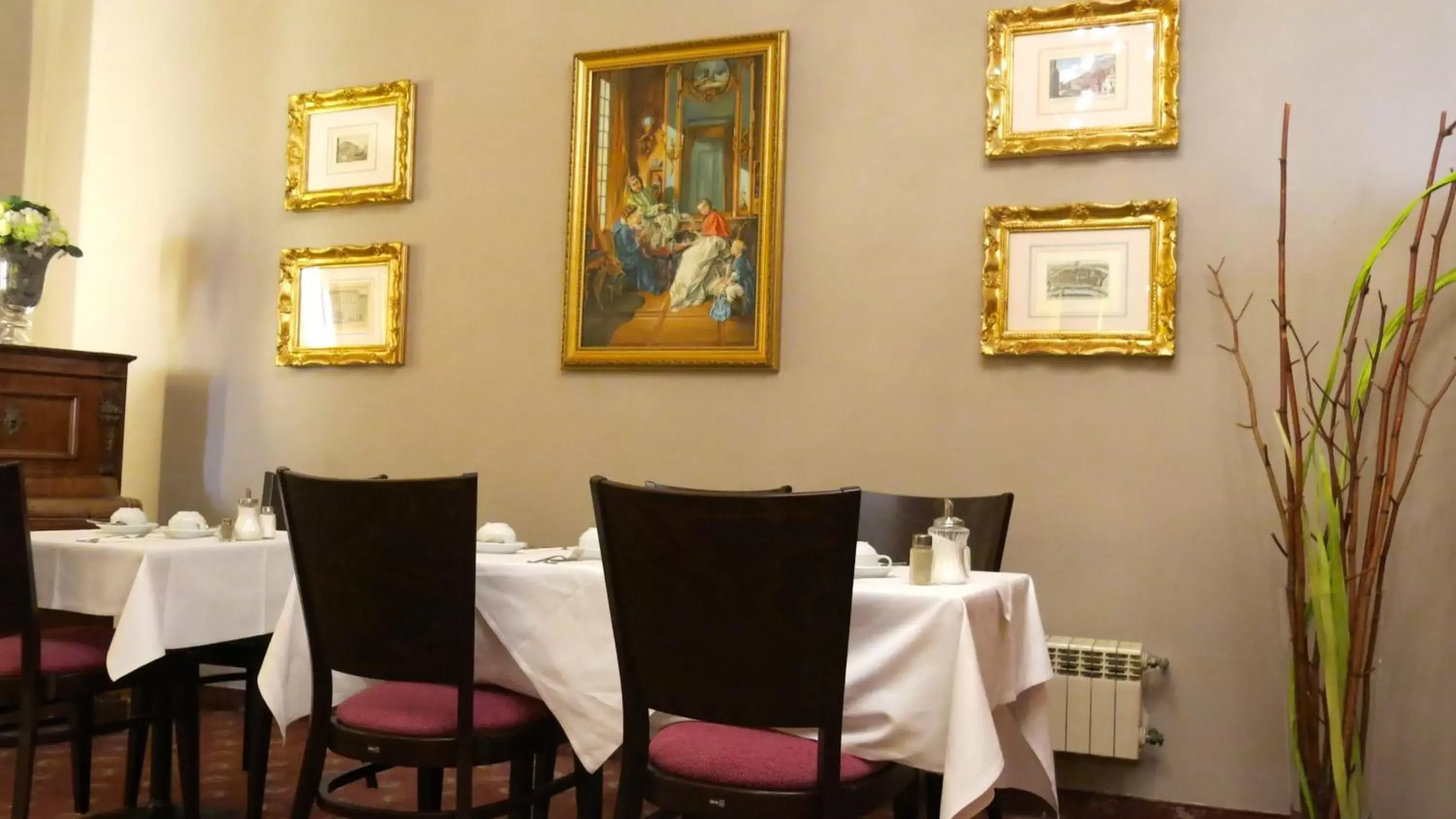 Restaurant/Places to Eat in Pertschy Palais Hotel