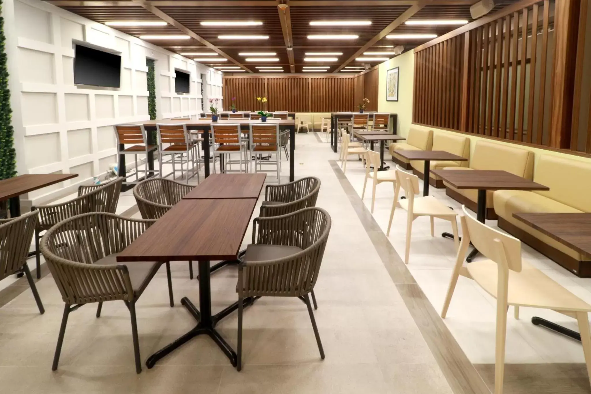 Restaurant/Places to Eat in Holiday Inn Express & Suites - Playa del Carmen, an IHG Hotel