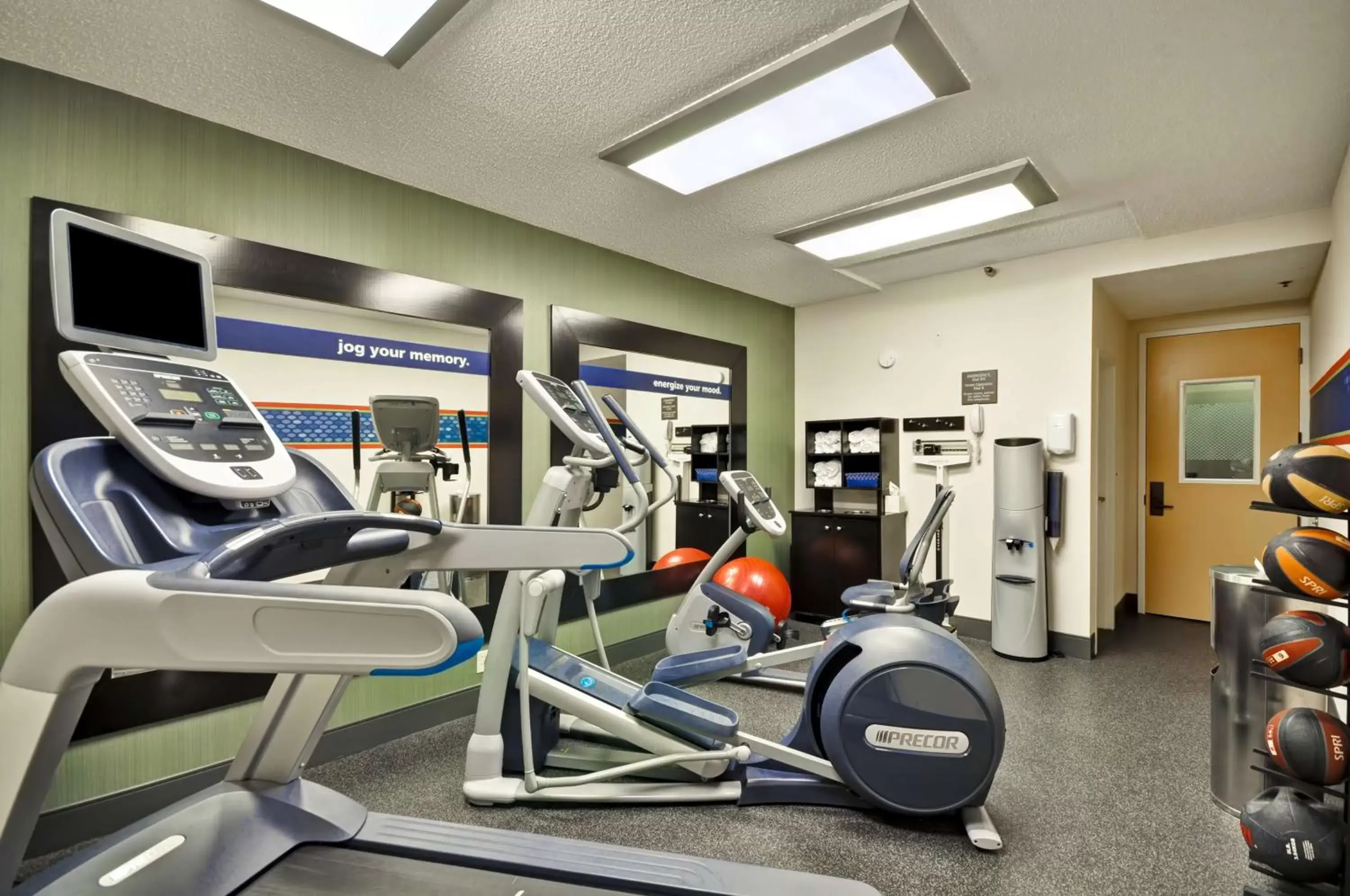 Fitness centre/facilities, Fitness Center/Facilities in Hampton Inn Kansas City - Airport