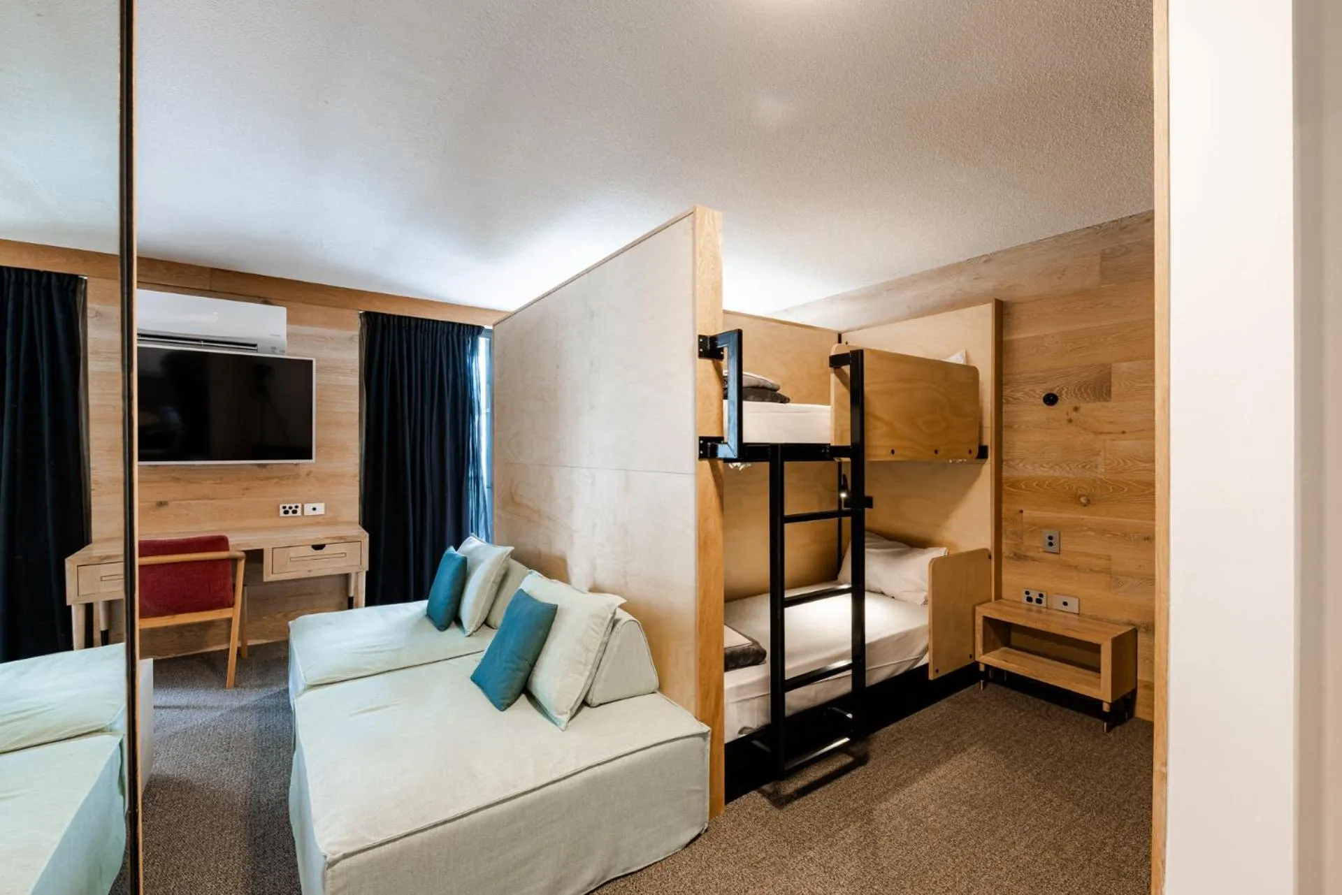 Bed in Bunk Surfers Paradise International Backpacker Hostel