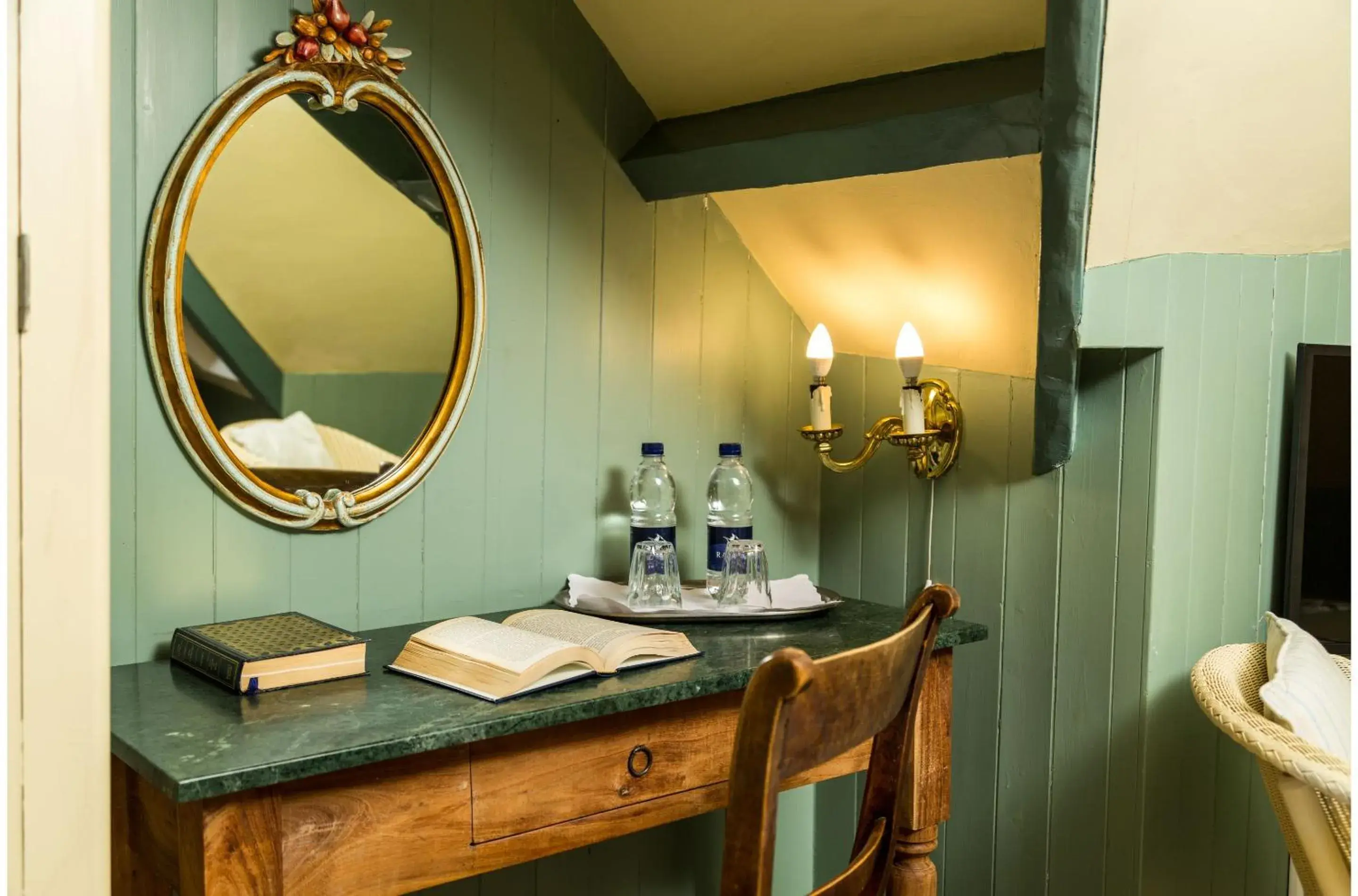 Bedroom, Bathroom in OYO Orestone Manor