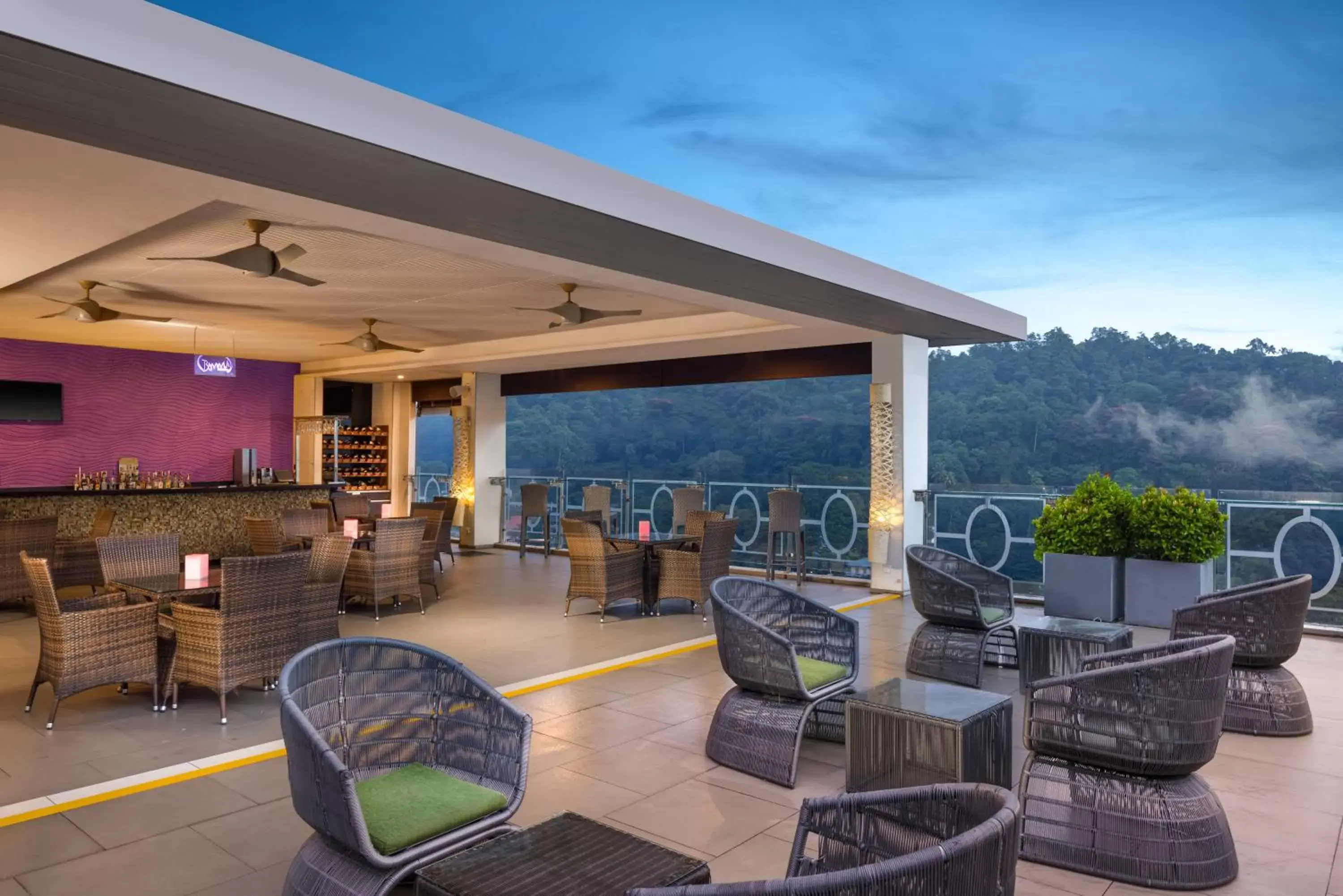 Dining area in Radisson Hotel Kandy