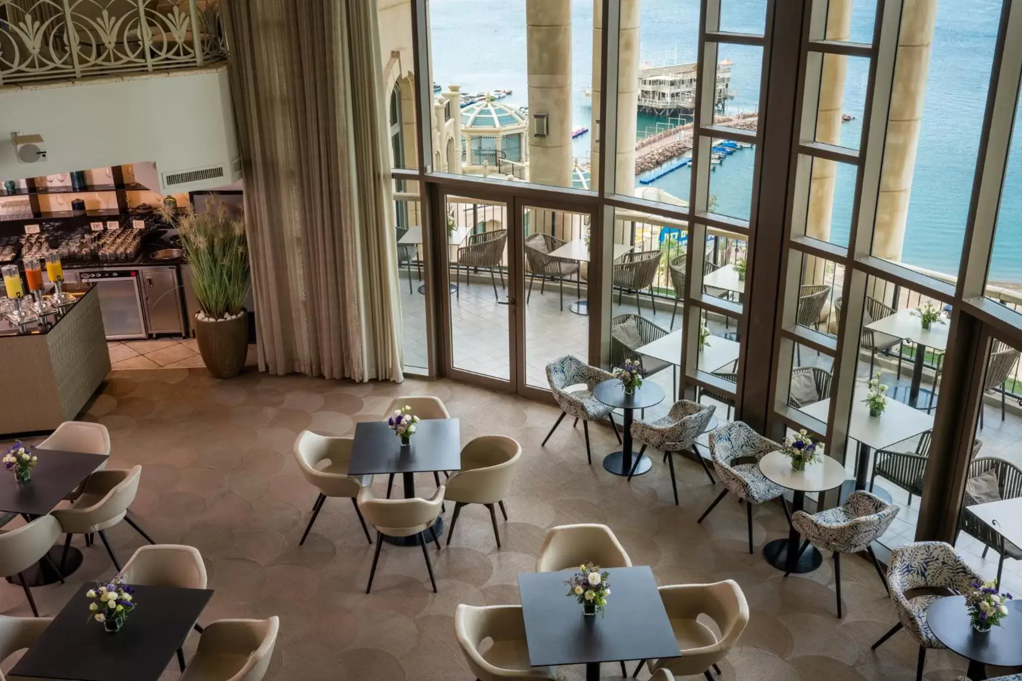 Restaurant/Places to Eat in Queen of Sheba Eilat