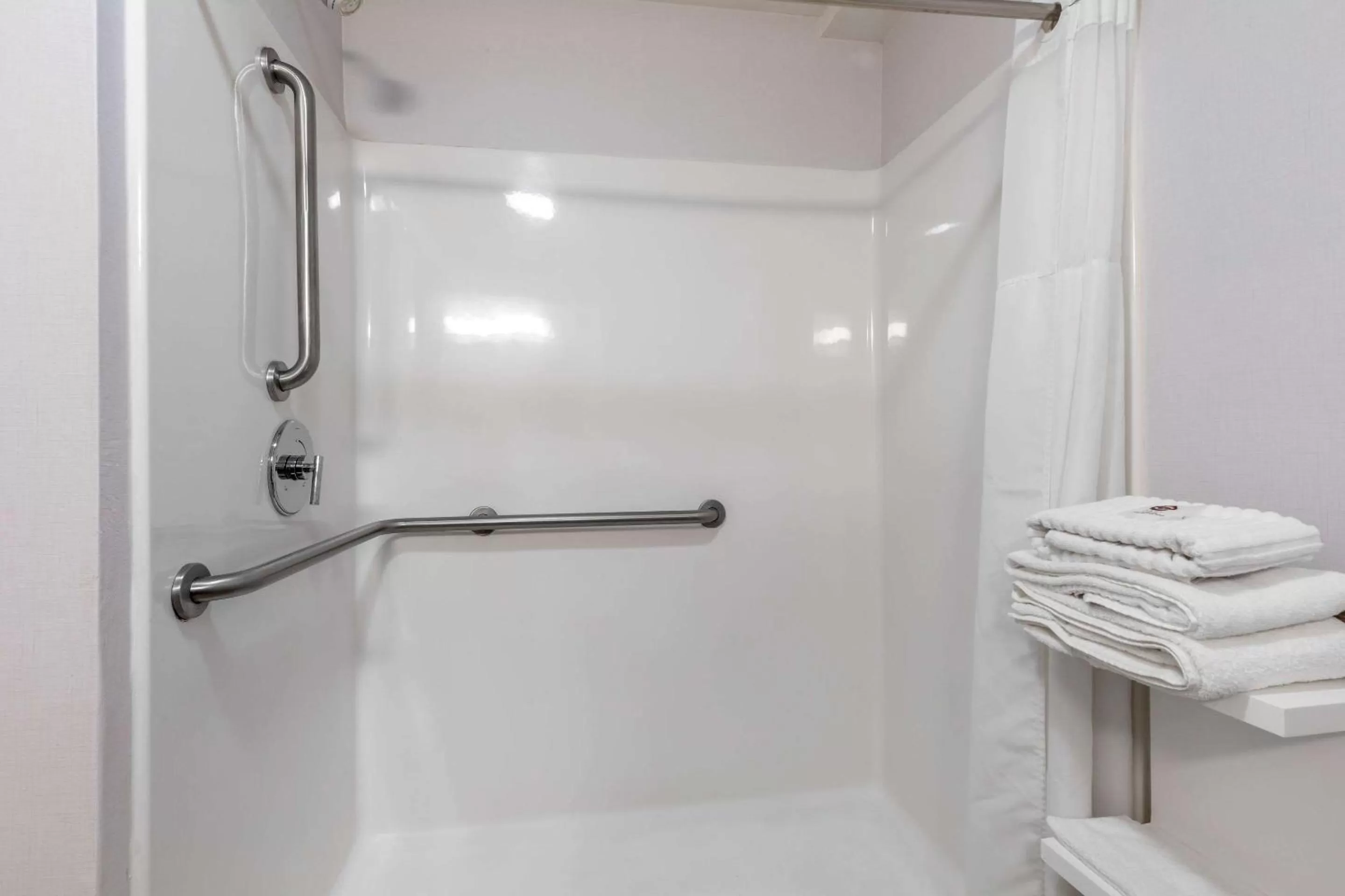 Bathroom in Comfort Inn Sherman