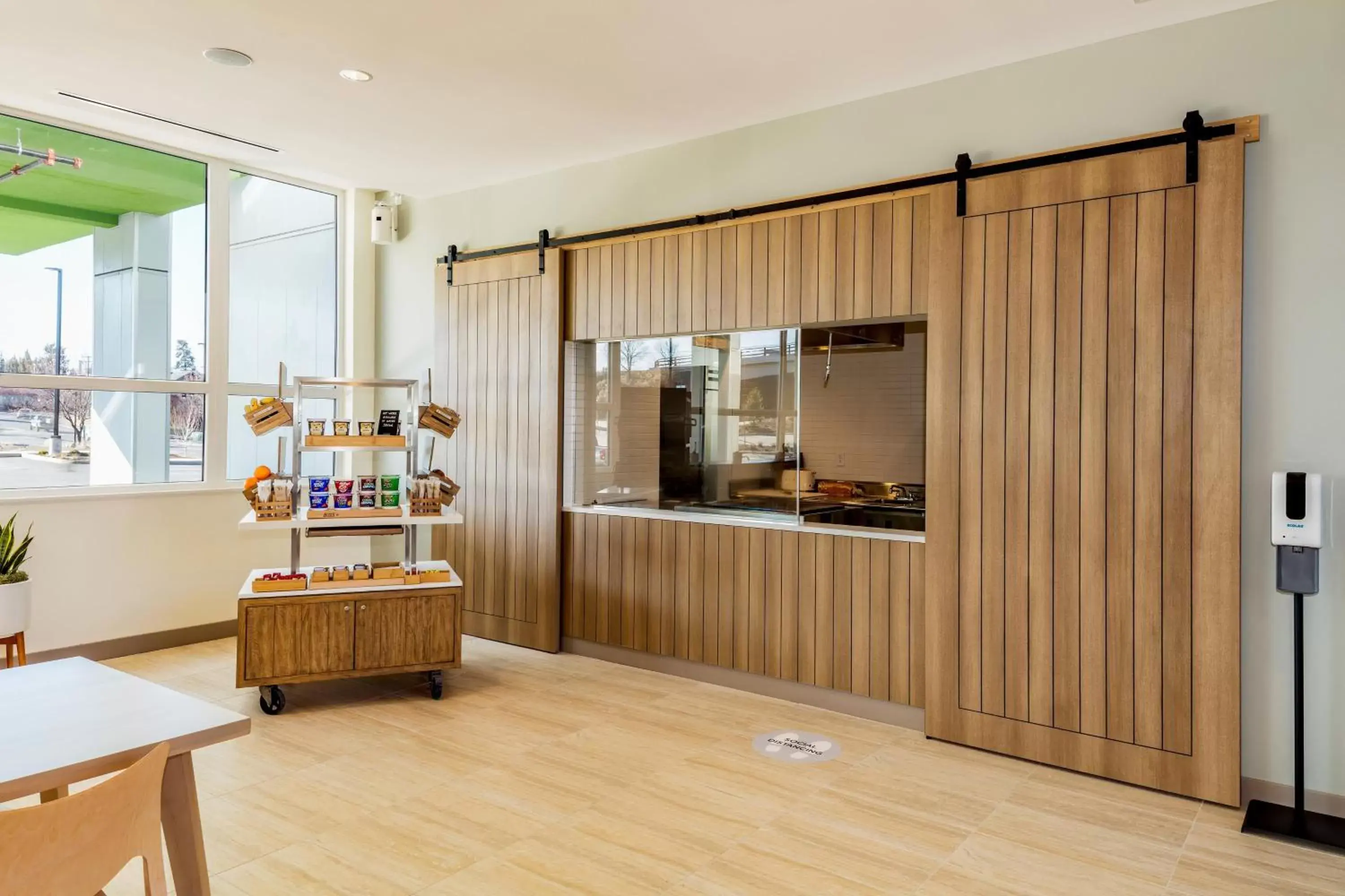 Breakfast, Kitchen/Kitchenette in Element Bend