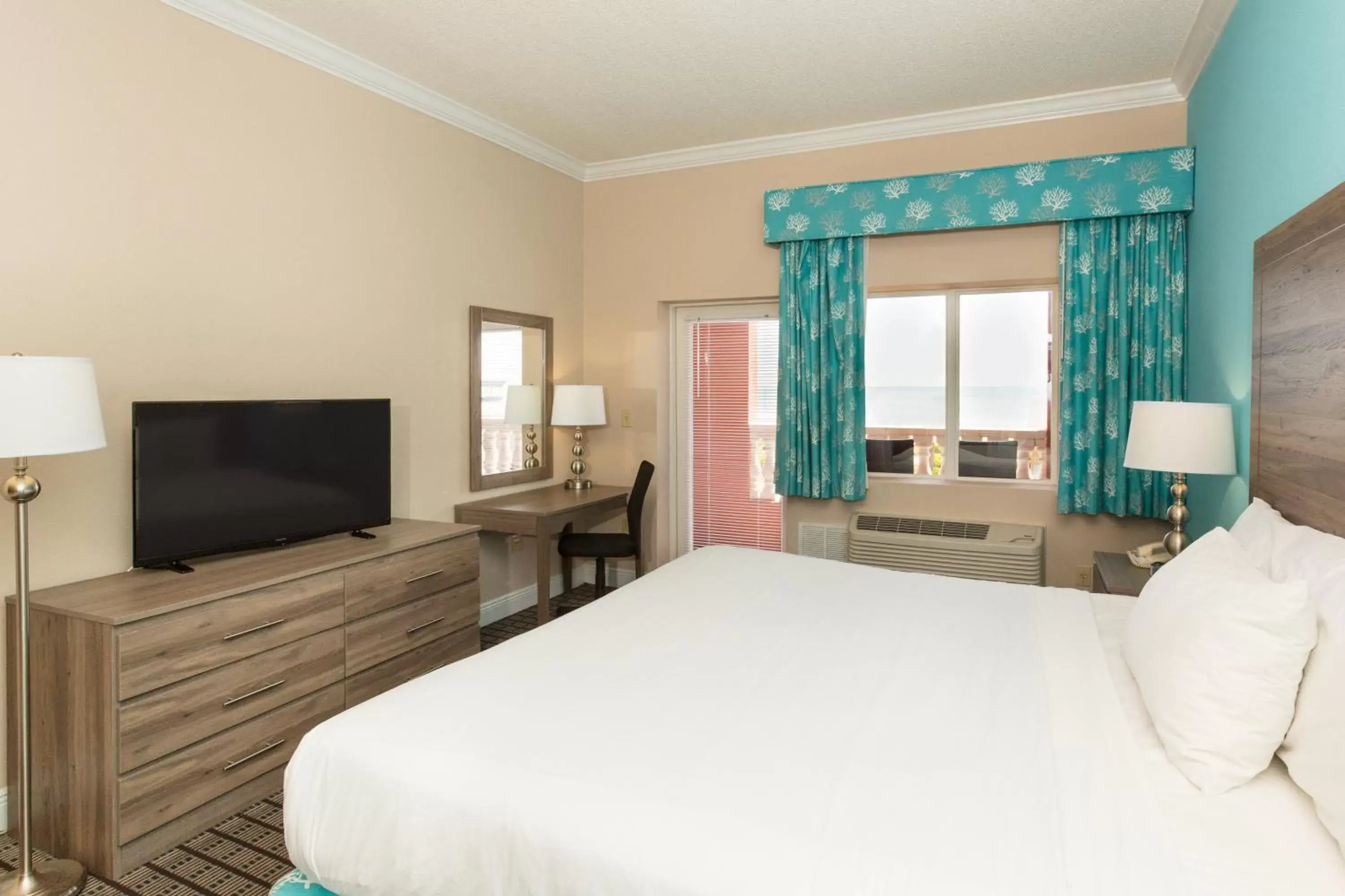 King Room with Balcony in Amelia Hotel at the Beach King Room with Balcony in Amelia Hotel at the Beach