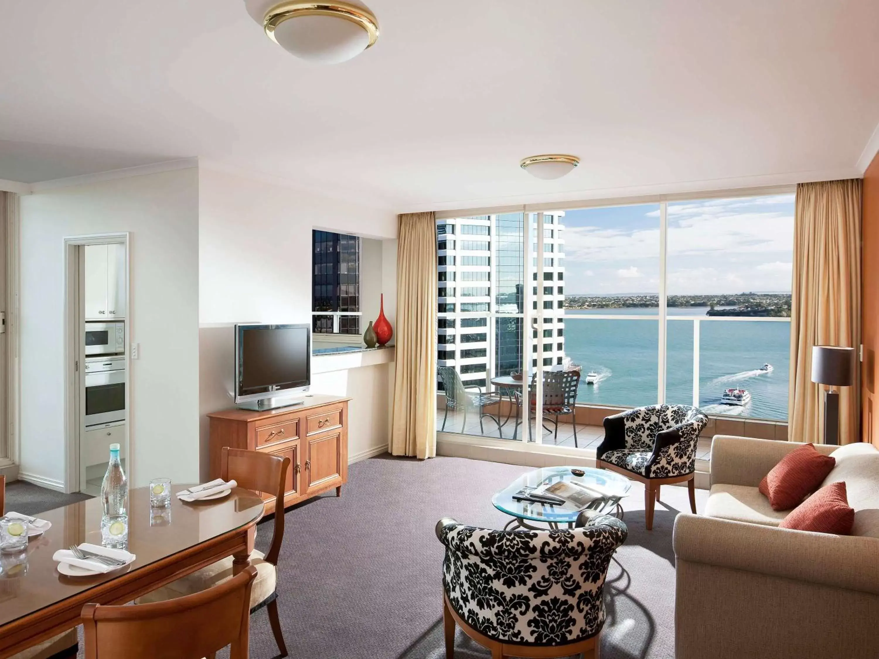 Photo of the whole room, Seating Area in The Sebel Quay West Auckland