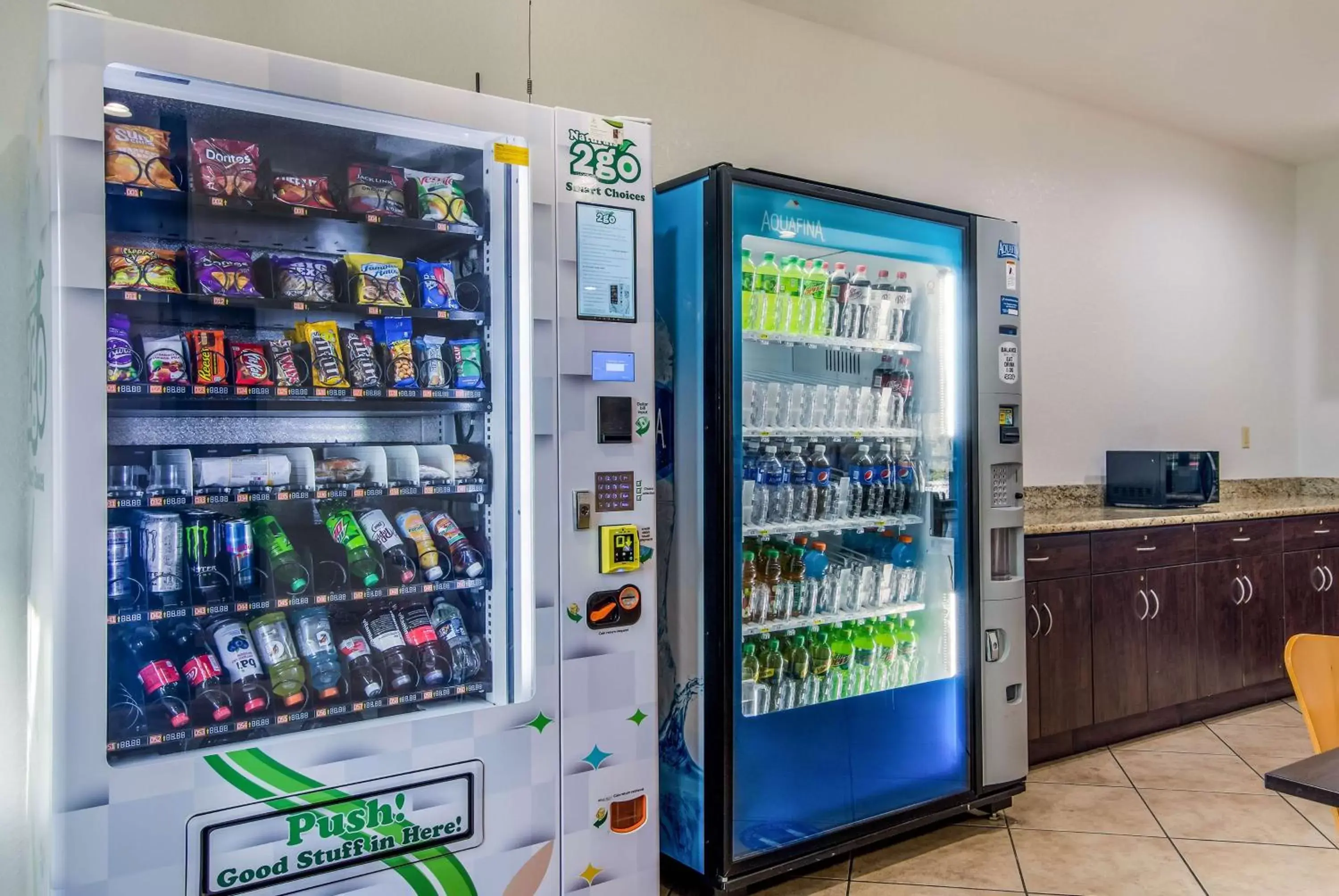 vending machine, Supermarket/Shops in Motel 6-Canton, GA