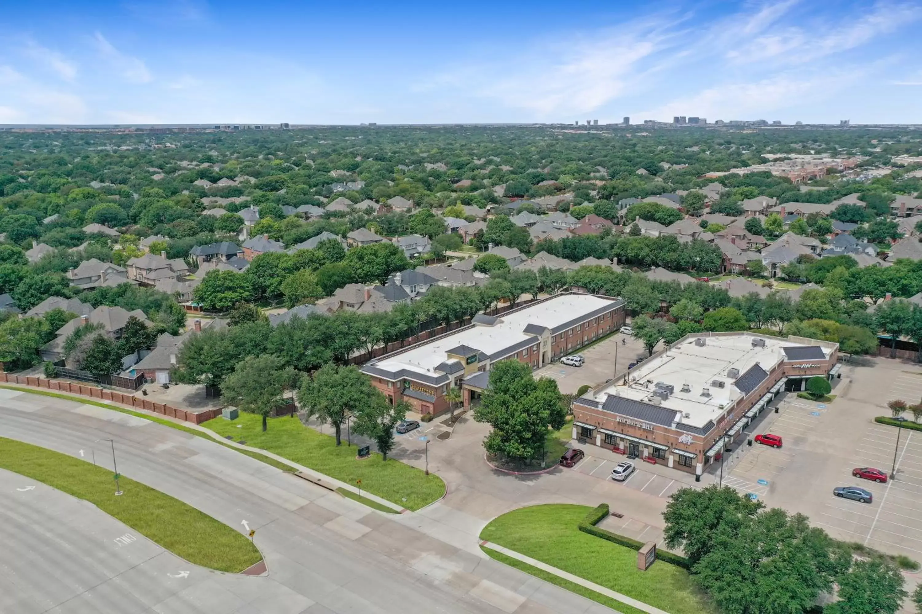 Property building, Bird's-eye View in Quality Inn West Plano - Dallas