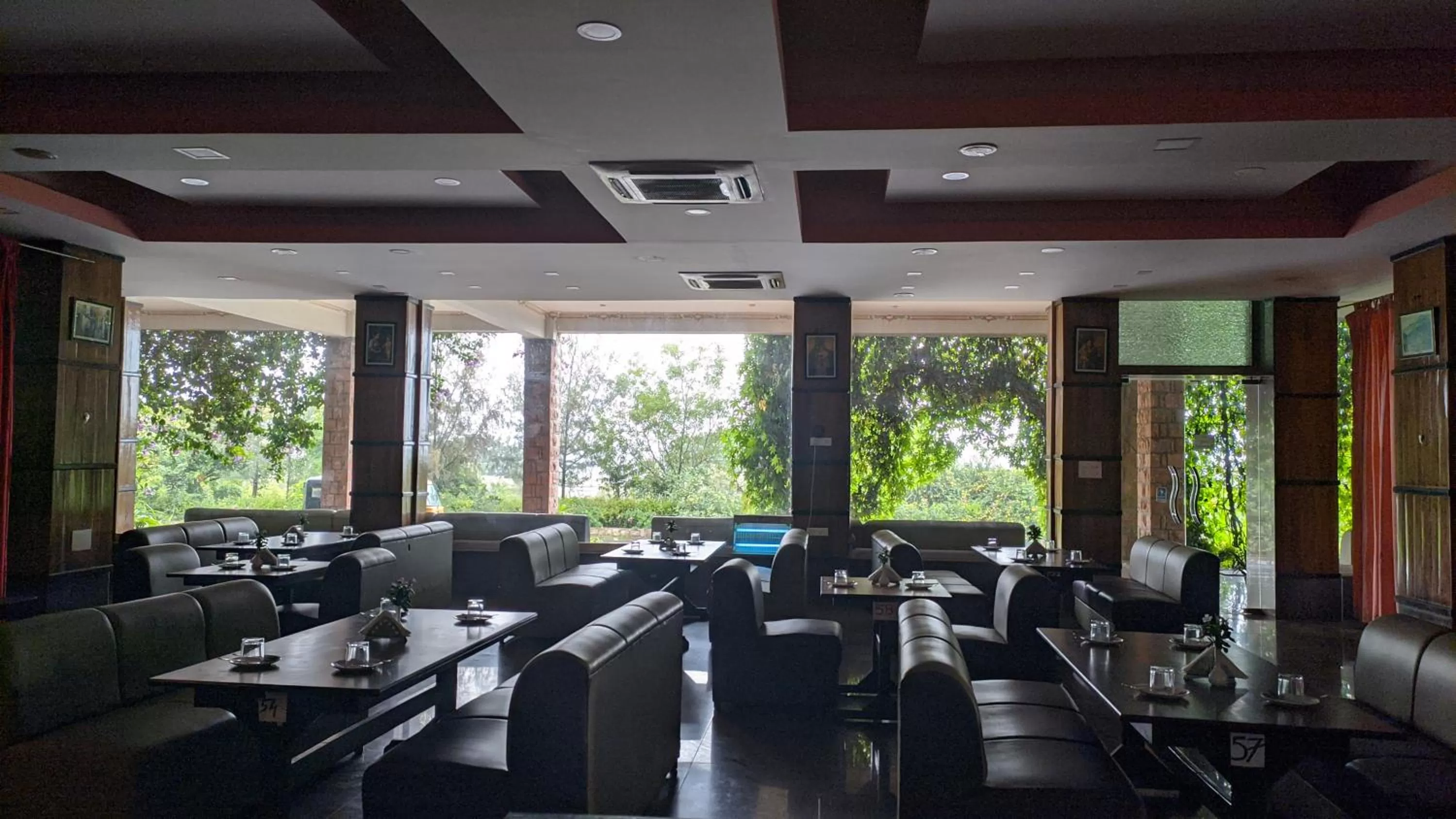 Restaurant/places to eat in Kanthi Resorts Badami