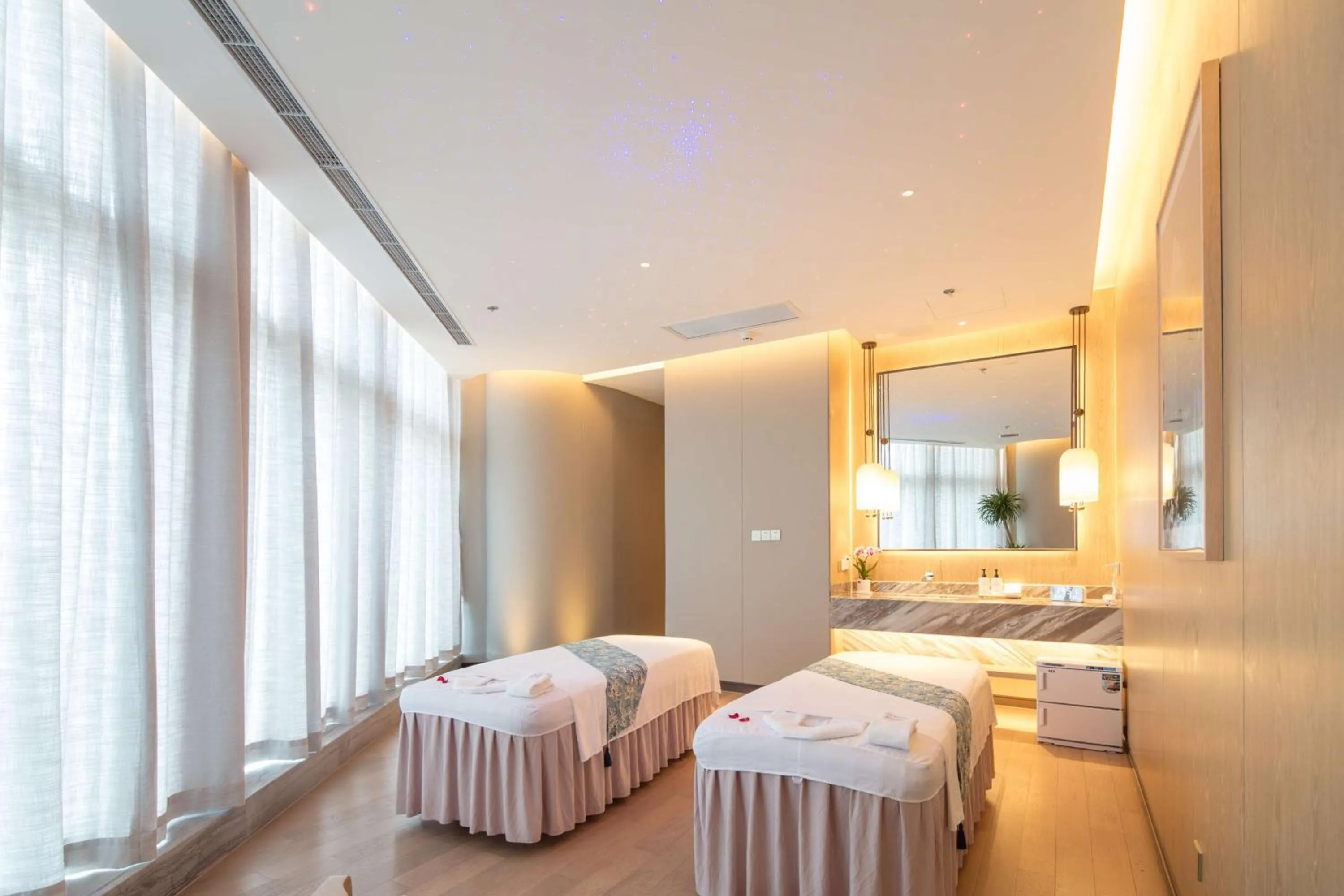 Spa and wellness centre/facilities, Bed in Conrad Shanghai