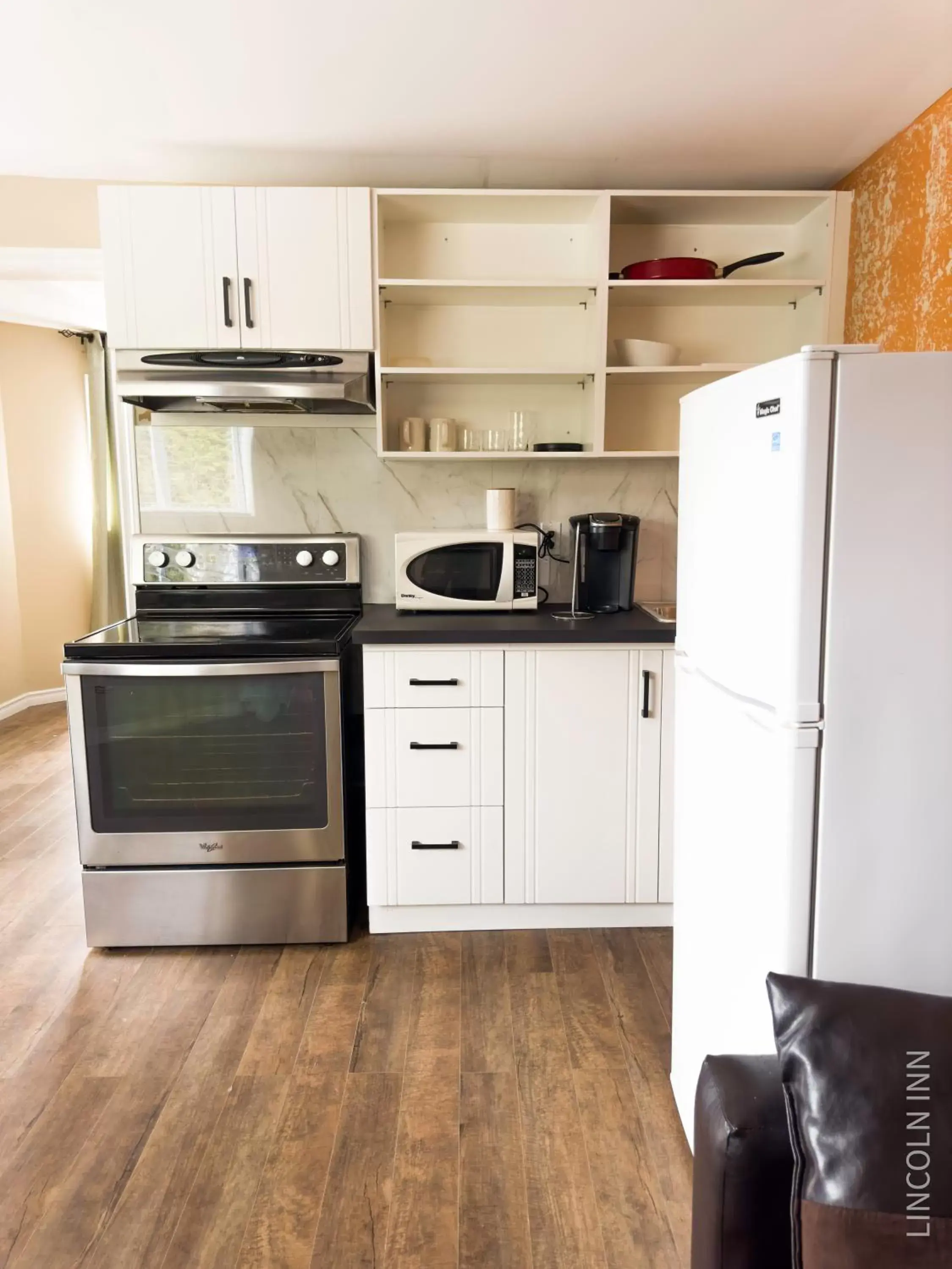 Kitchen/Kitchenette in Lincoln Inn Fredericton