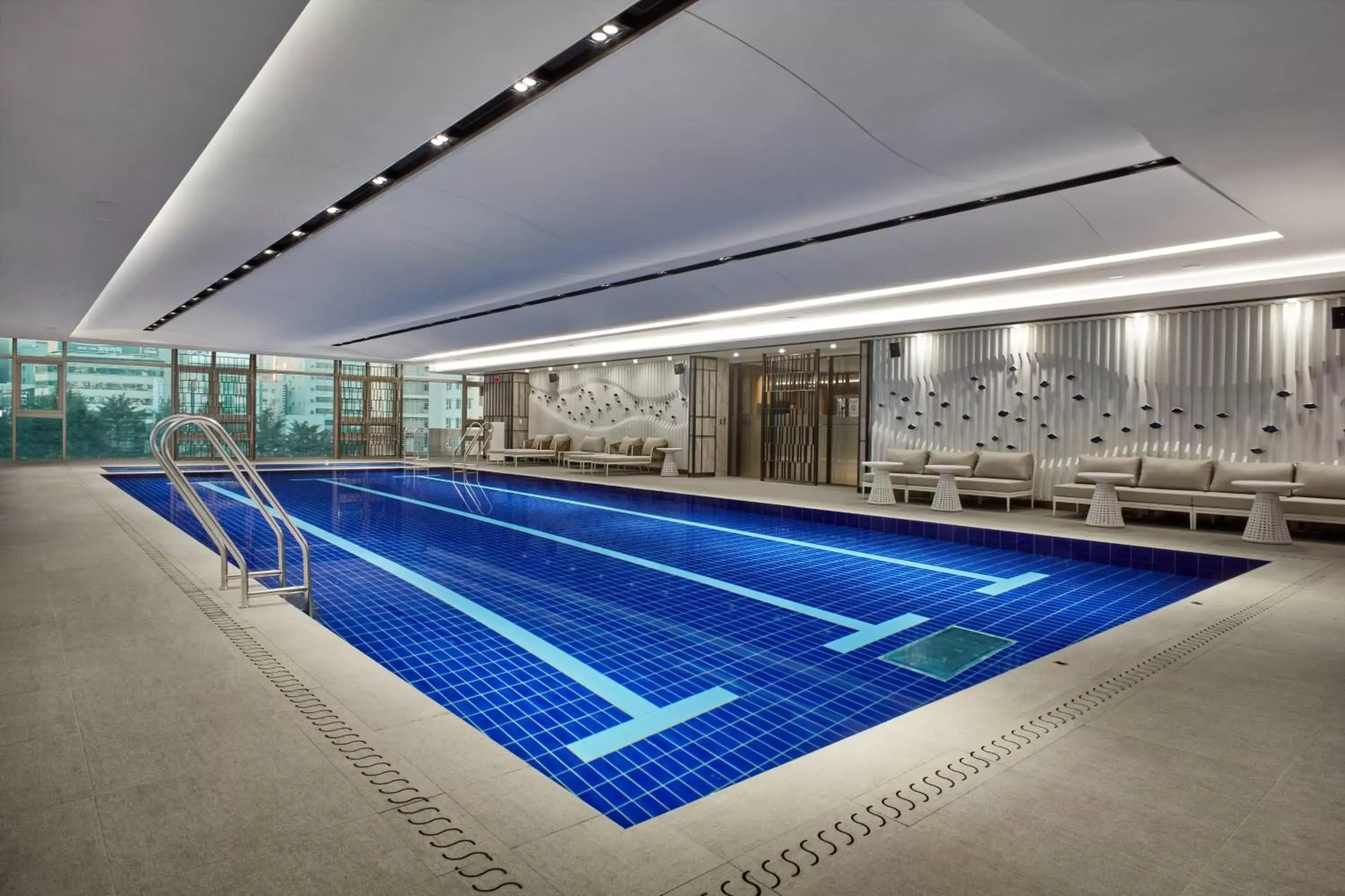 Swimming Pool in Daegu Marriott Hotel