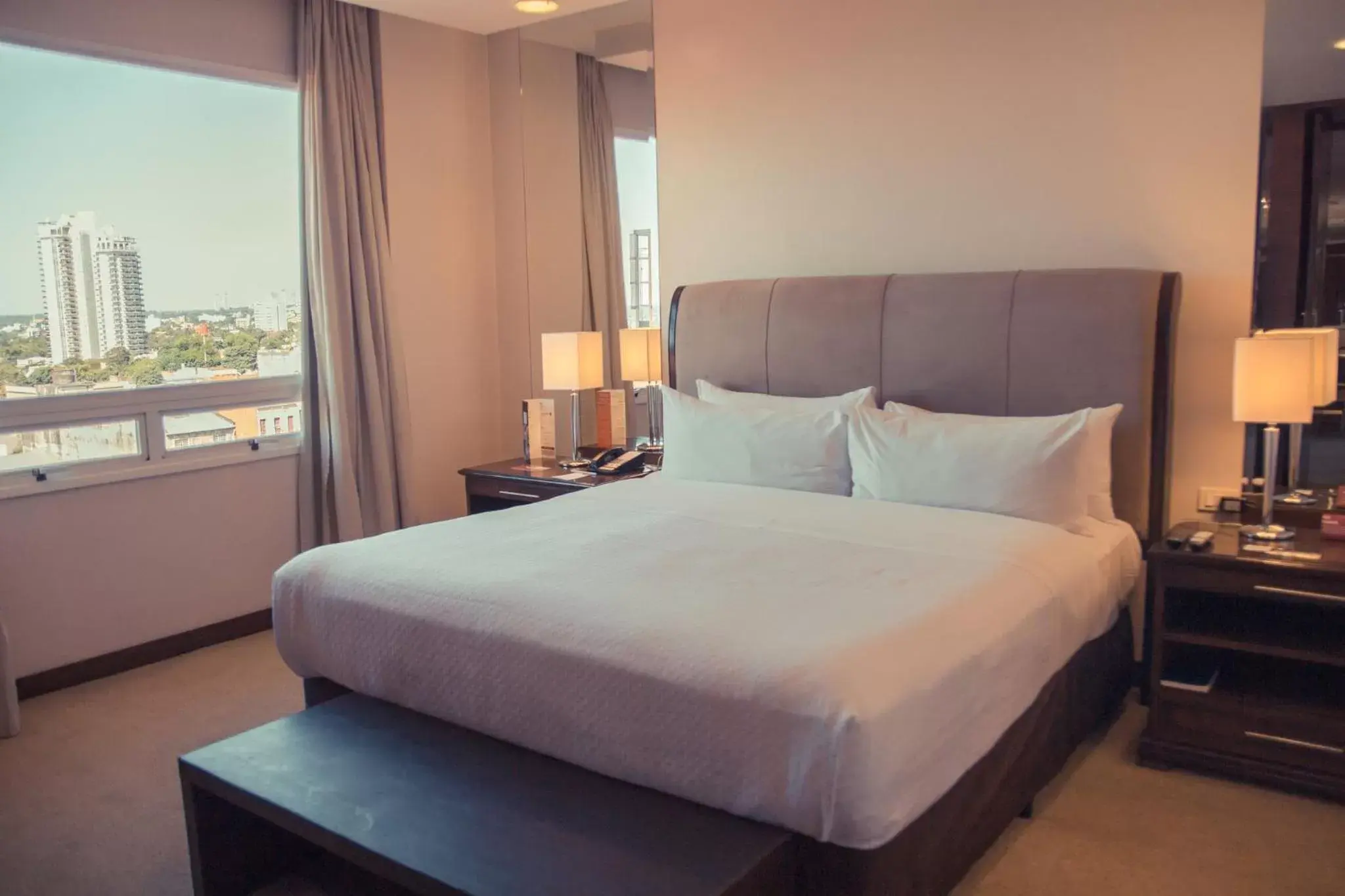 Photo of the whole room, Bed in Crowne Plaza Asunción, an IHG Hotel