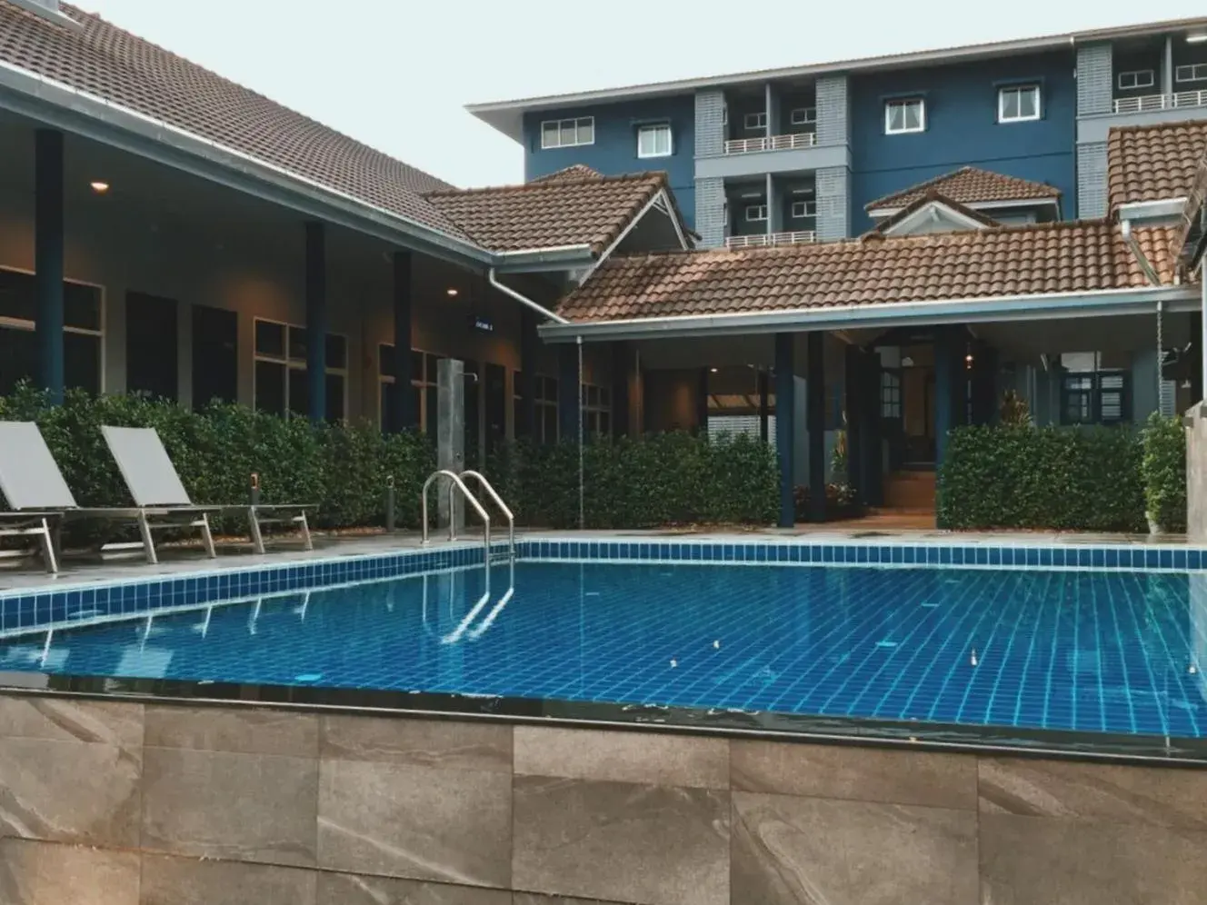 Swimming Pool in Bluebed