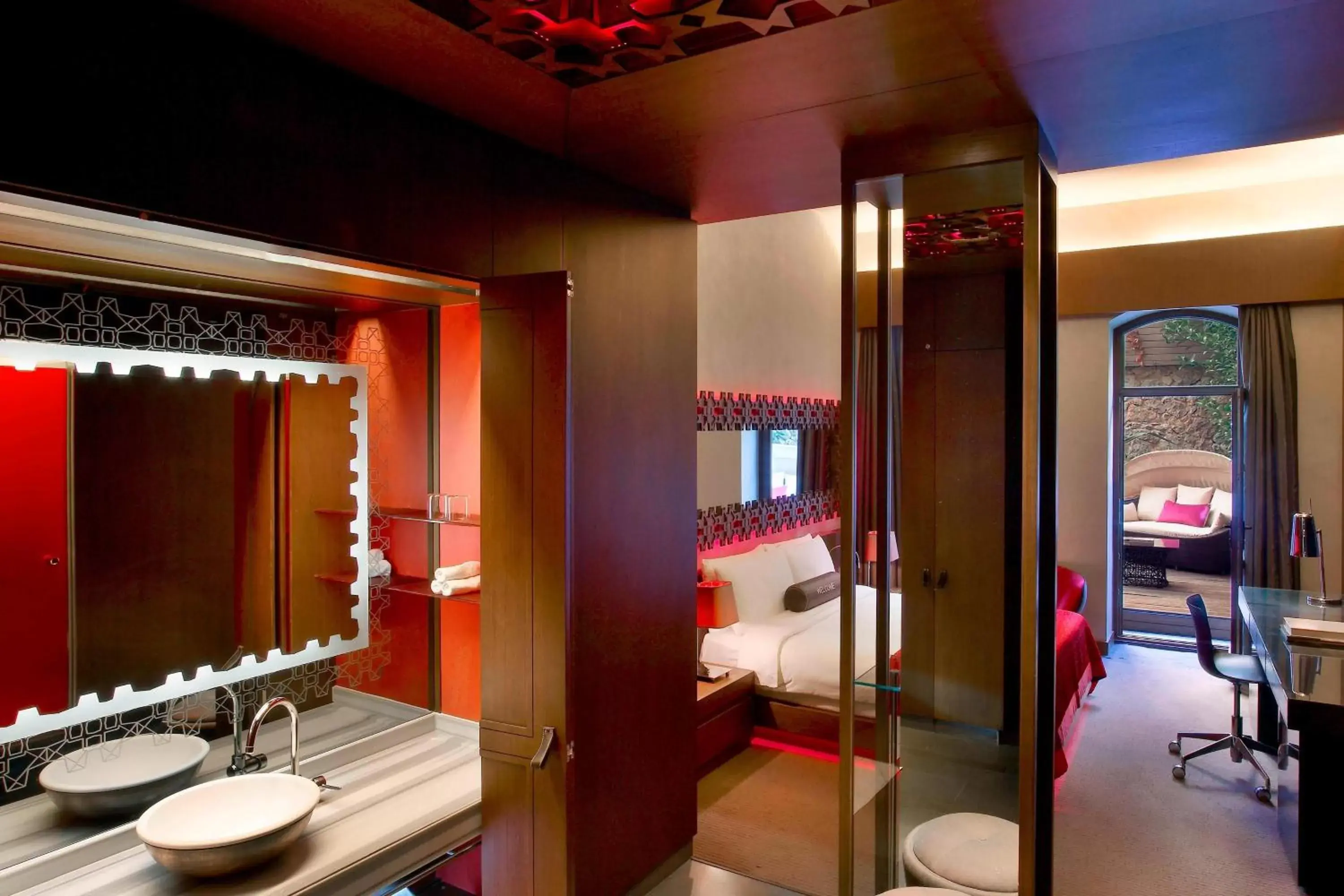 Photo of the whole room, Bathroom in W Istanbul