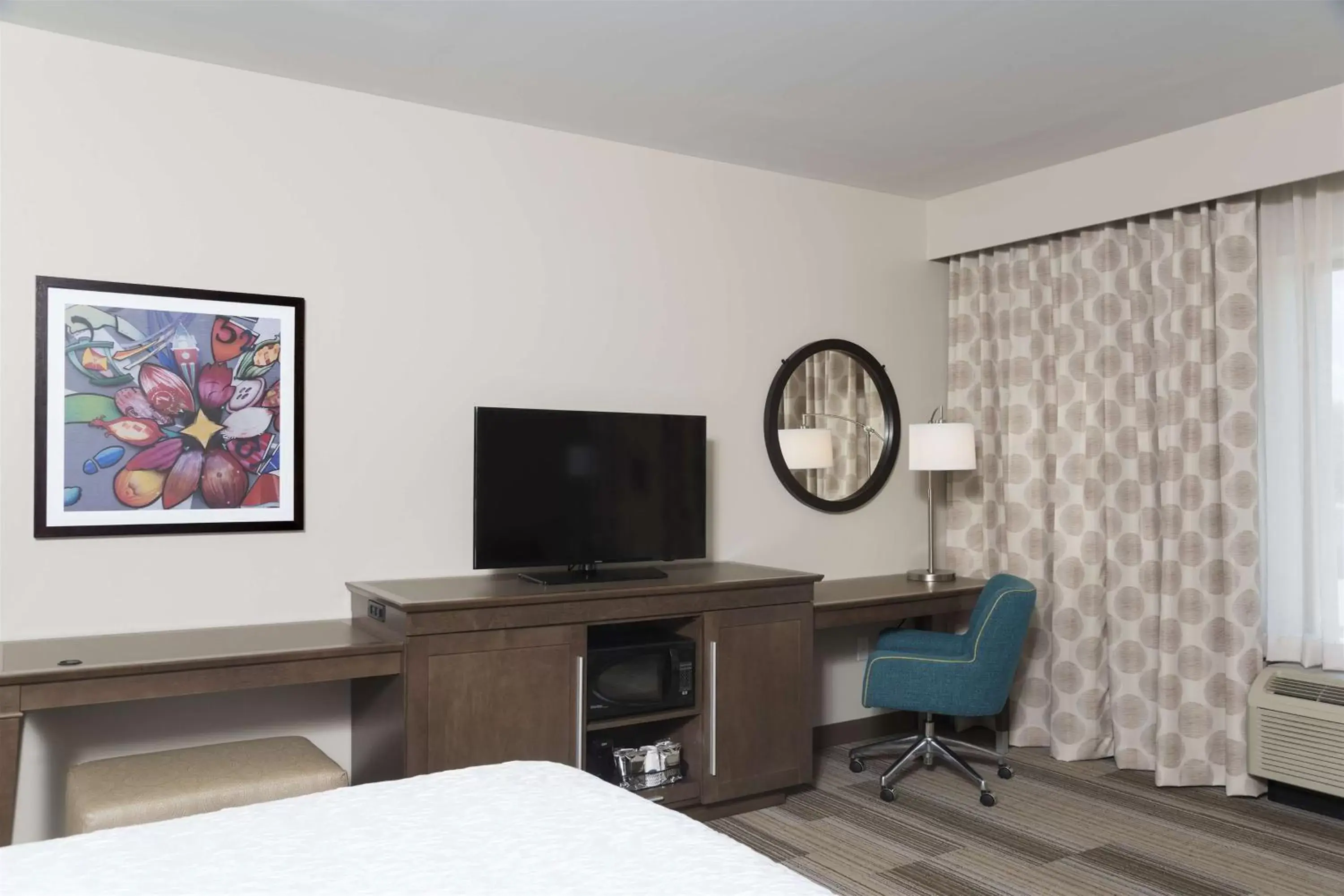 Bed, TV/Entertainment Center in Hampton Inn Westfield Indianapolis