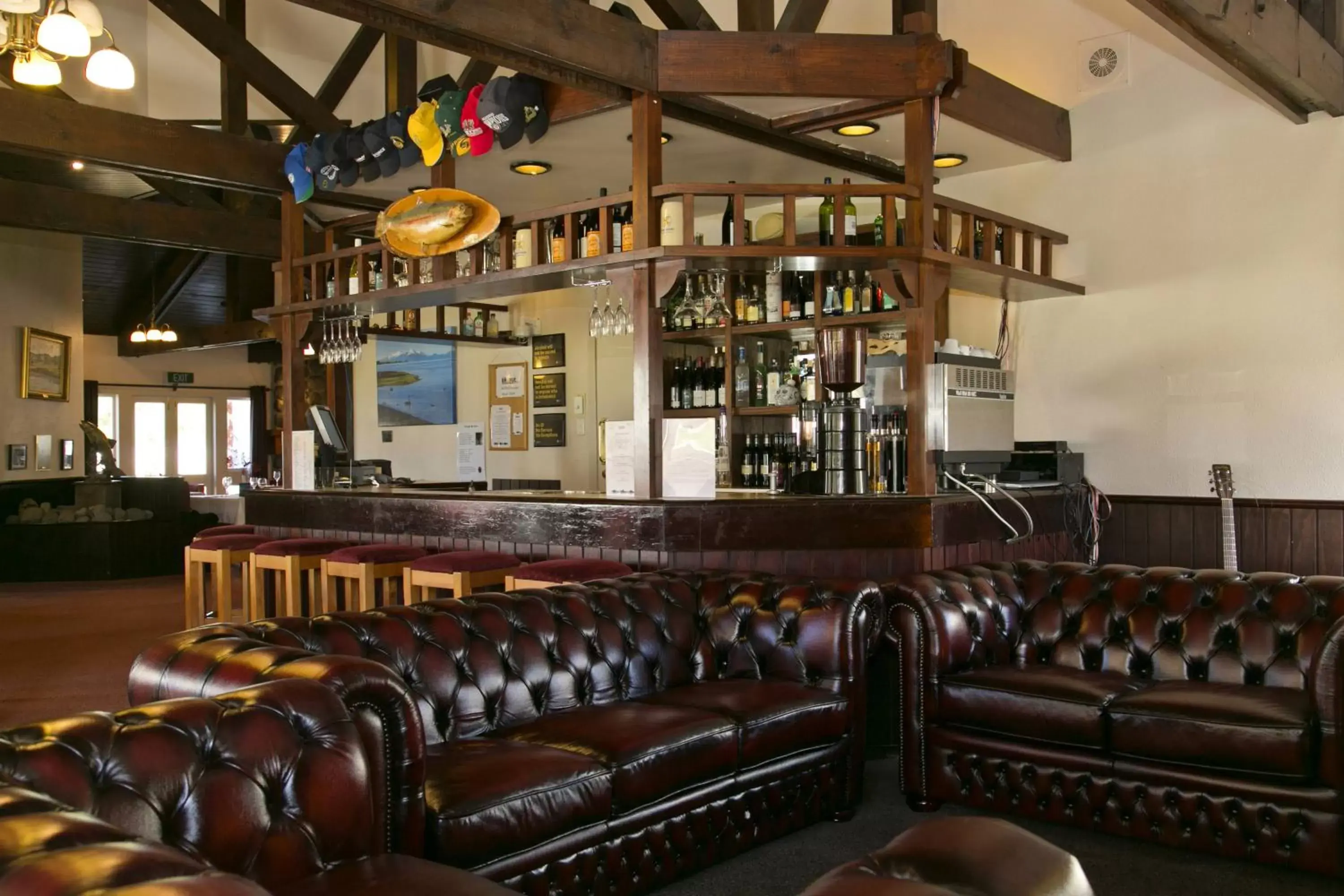 Lounge or bar in Turangi Bridge Motel Lounge or bar in Turangi Bridge Motel