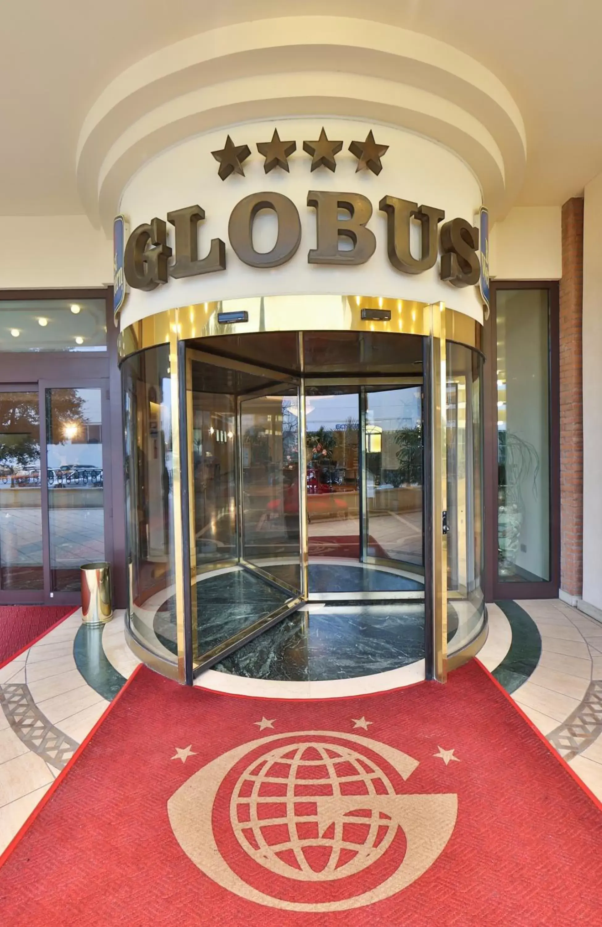 Facade/entrance in Best Western Hotel Globus City