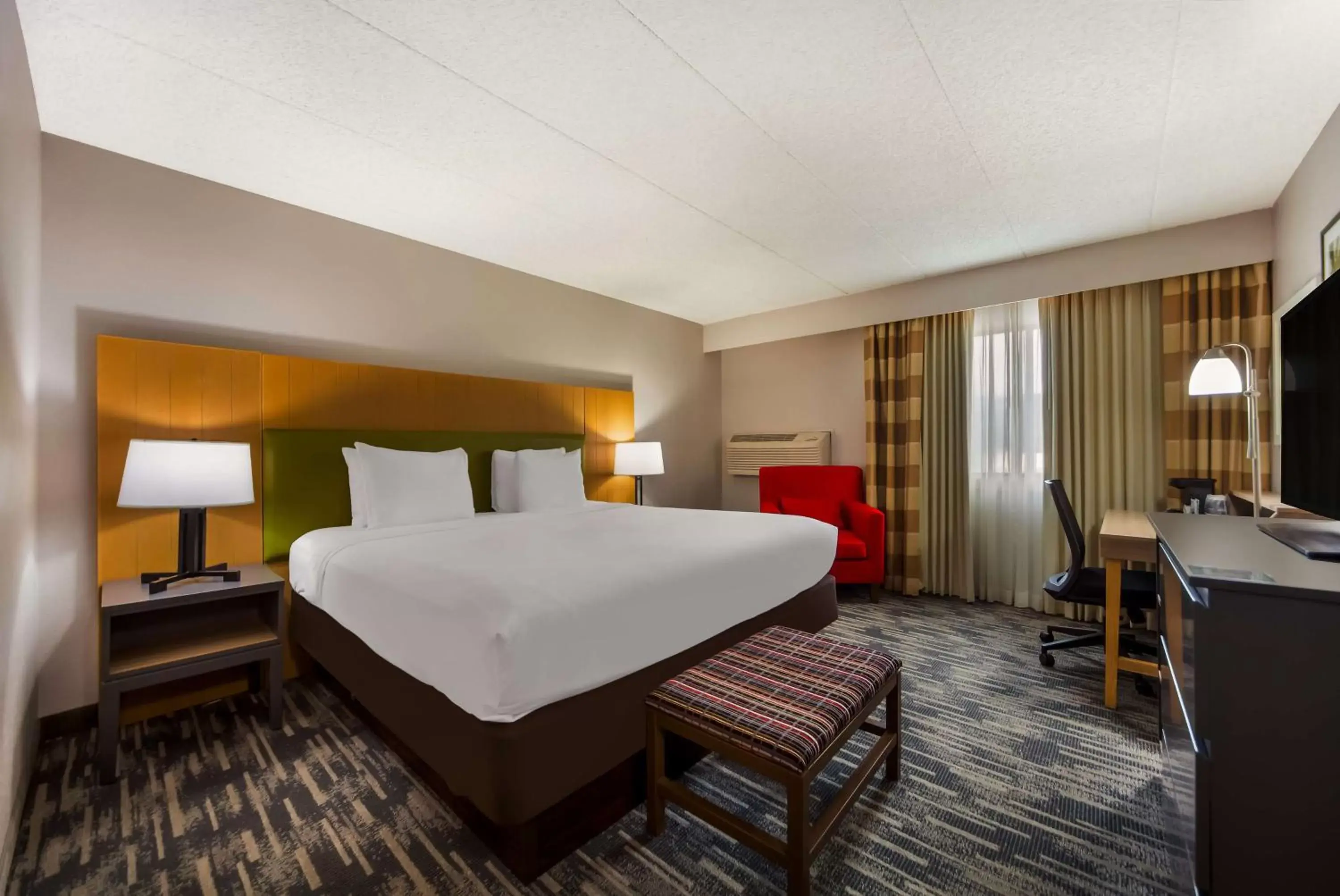 Bedroom, Bed in Country Inn & Suites by Radisson, Lincoln Airport, NE