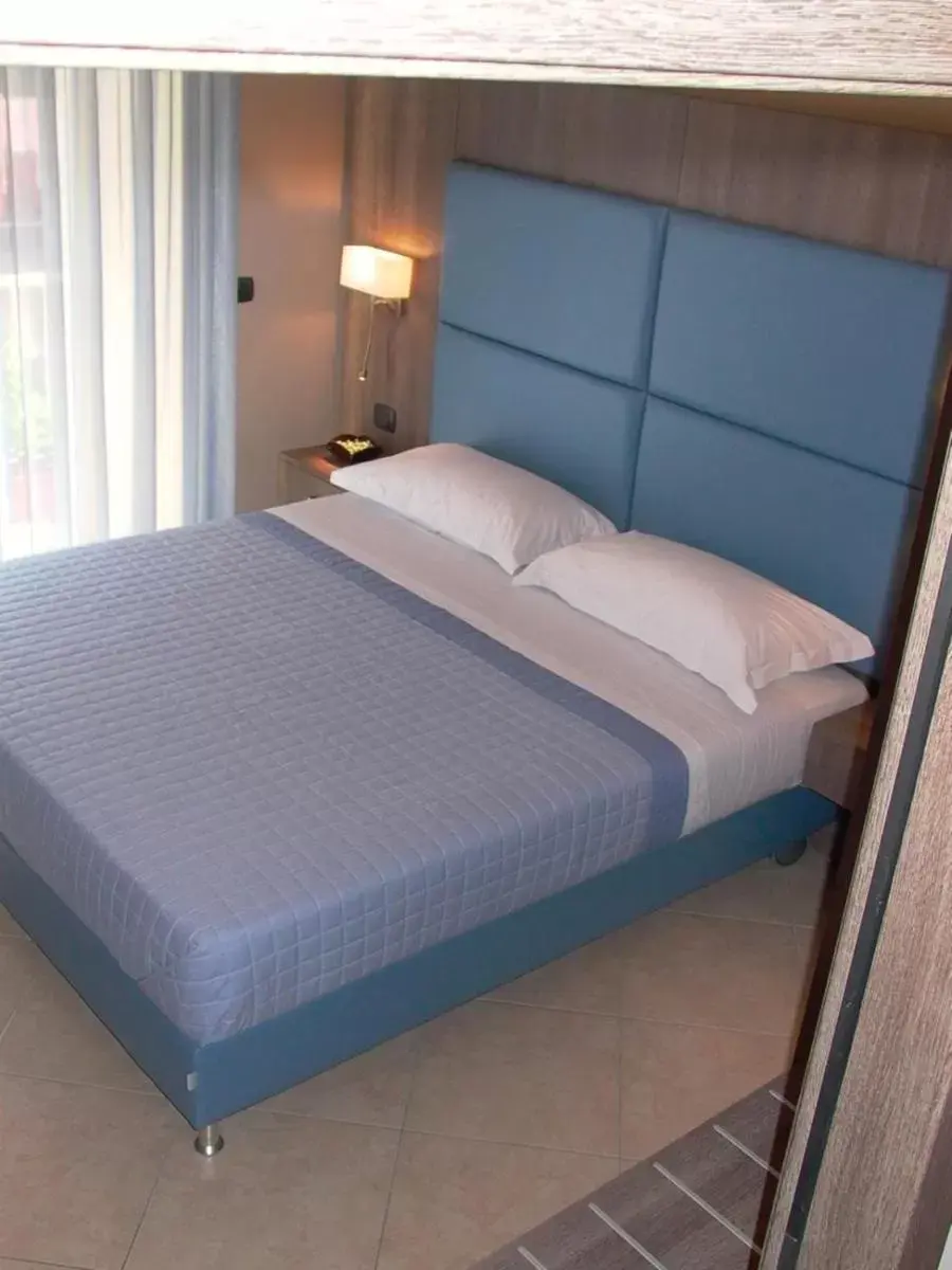 Bedroom, Bed in Napoli Com'era