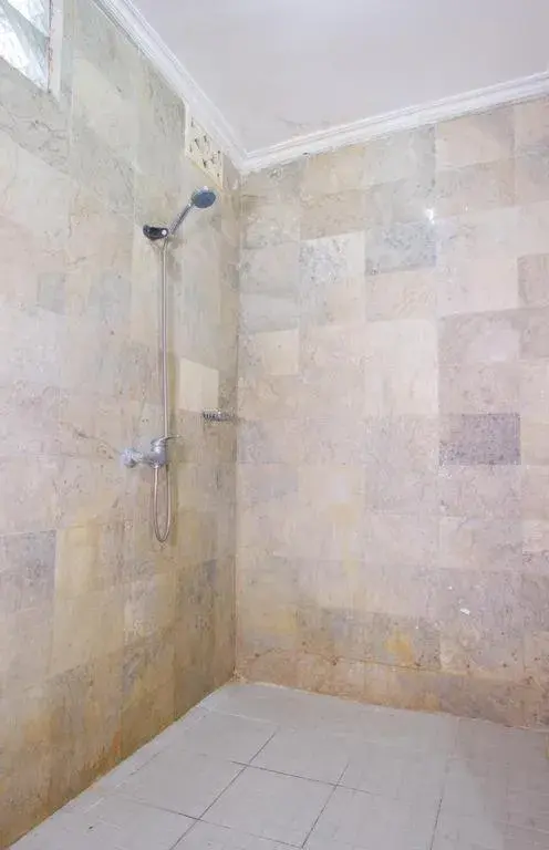 Bathroom in Abian Srama Hotel and Spa