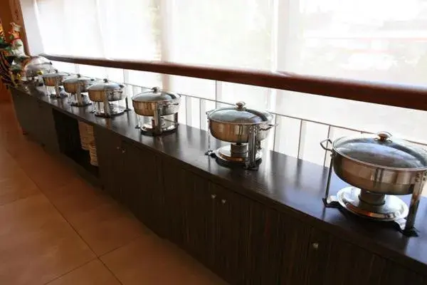 Breakfast, Kitchen/Kitchenette in Art Spa Hotel