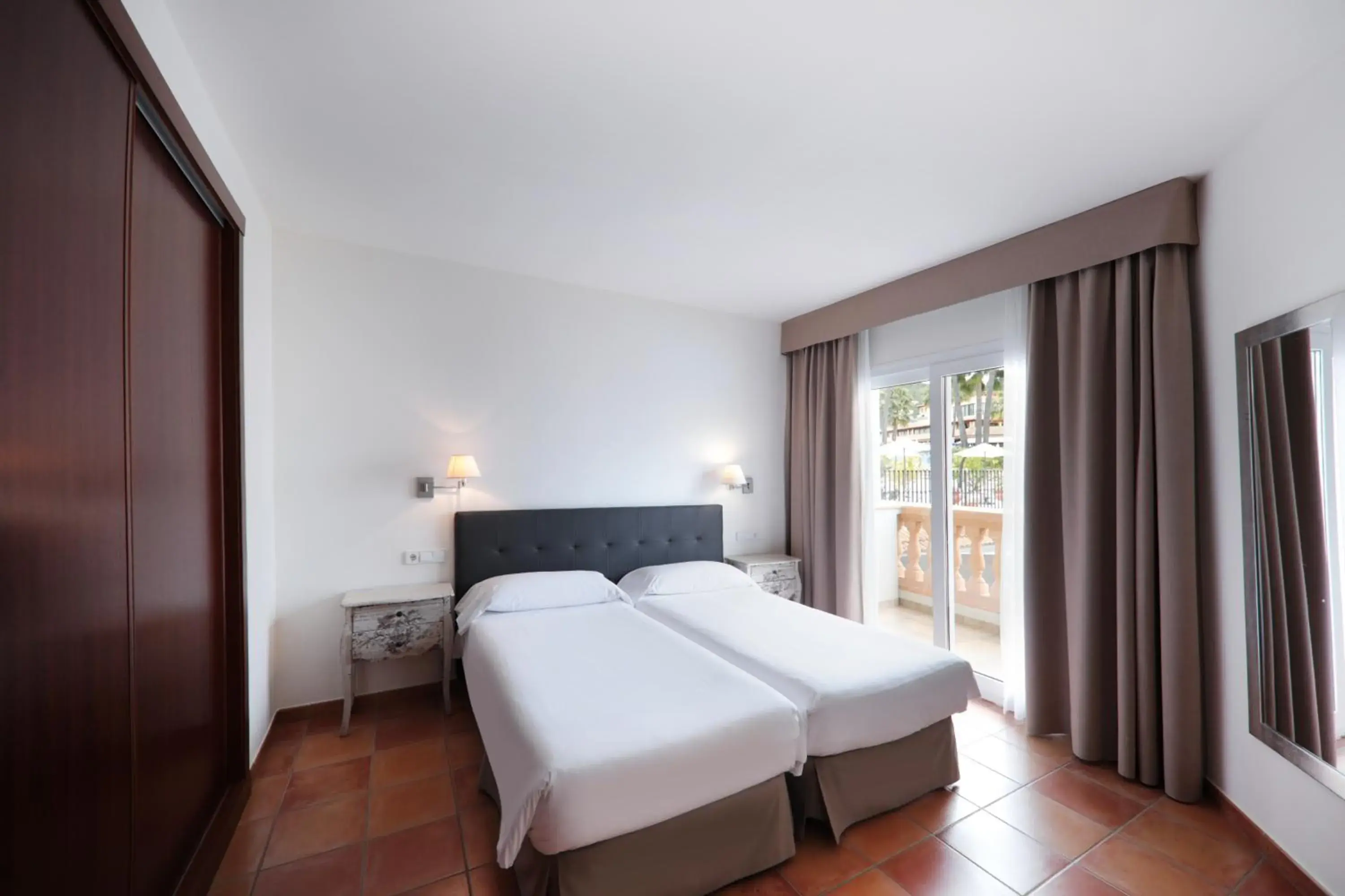 Bed in Hotel La Pergola Mallorca