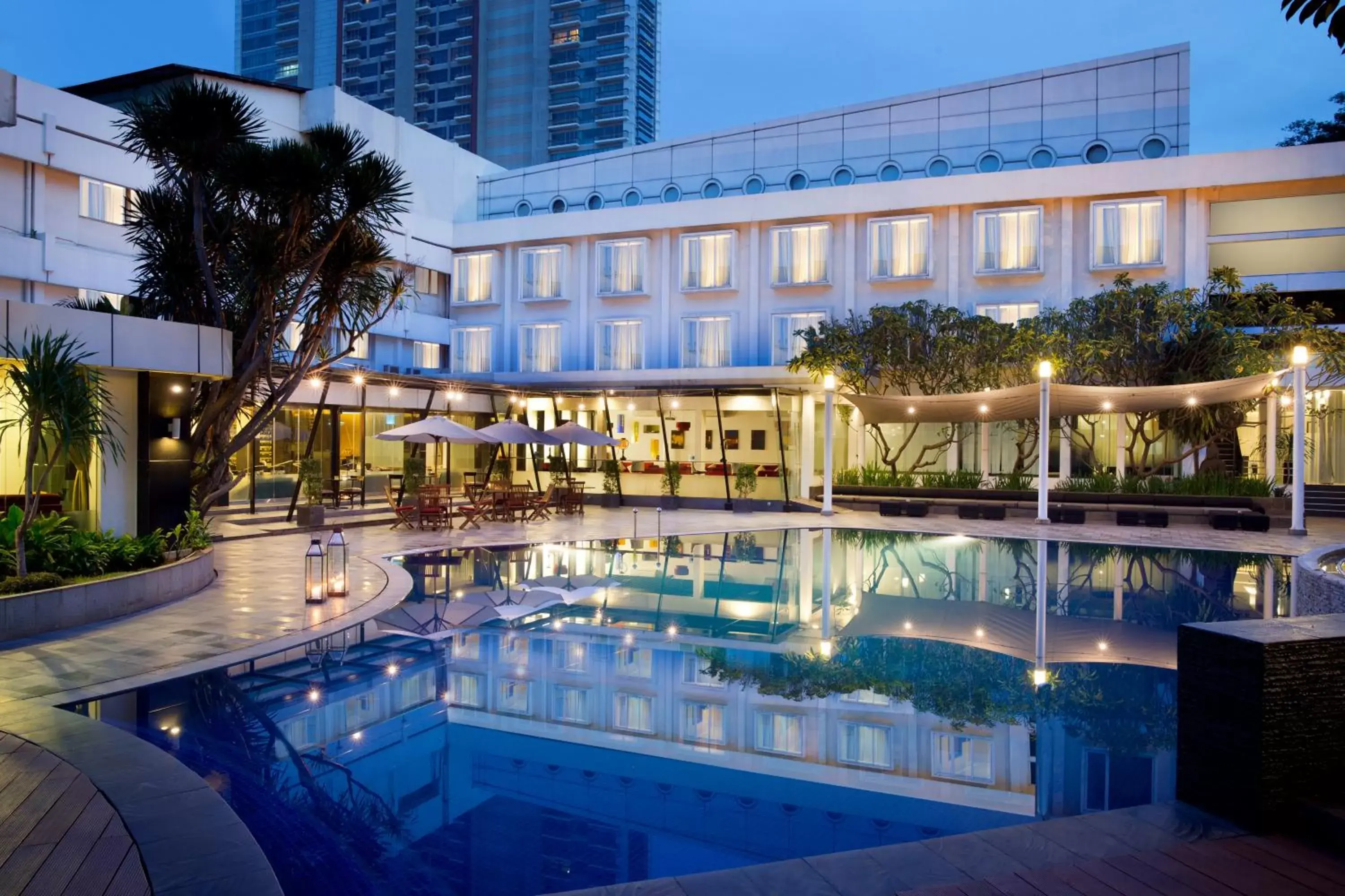 Pool view, Swimming Pool in Grandkemang Hotel