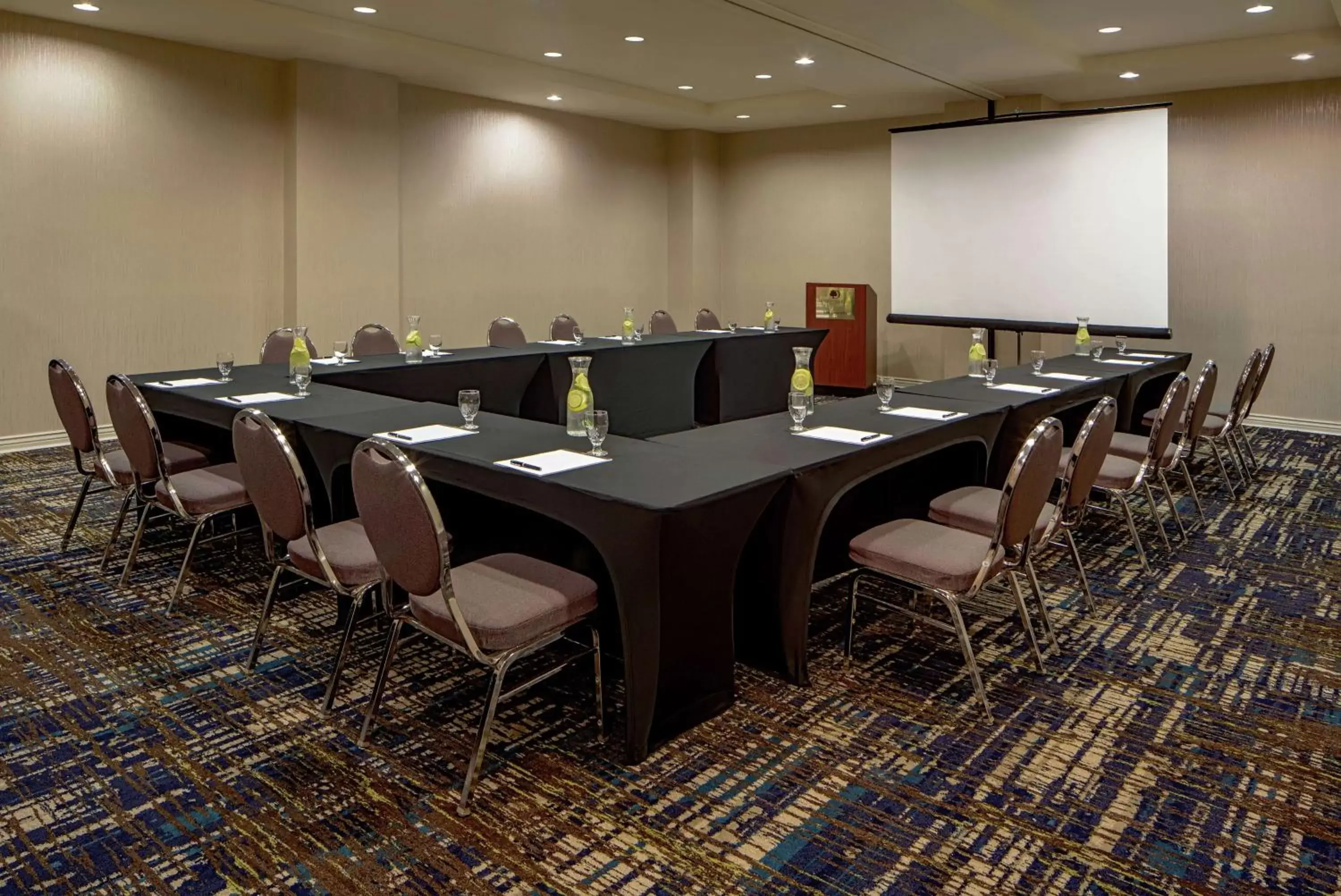 Meeting/conference room in Doubletree Suites by Hilton Salt Lake City
