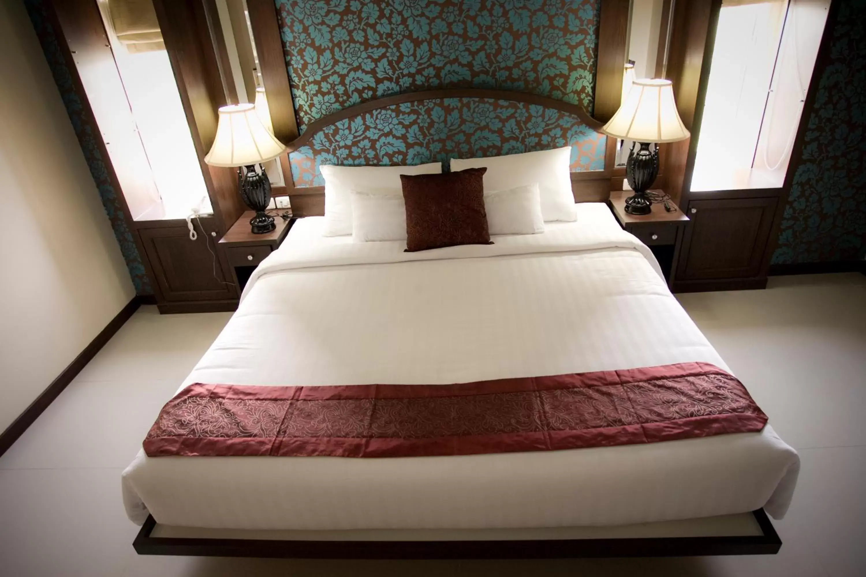 Bed in Convenient Grand Hotel SHA Extra Plus