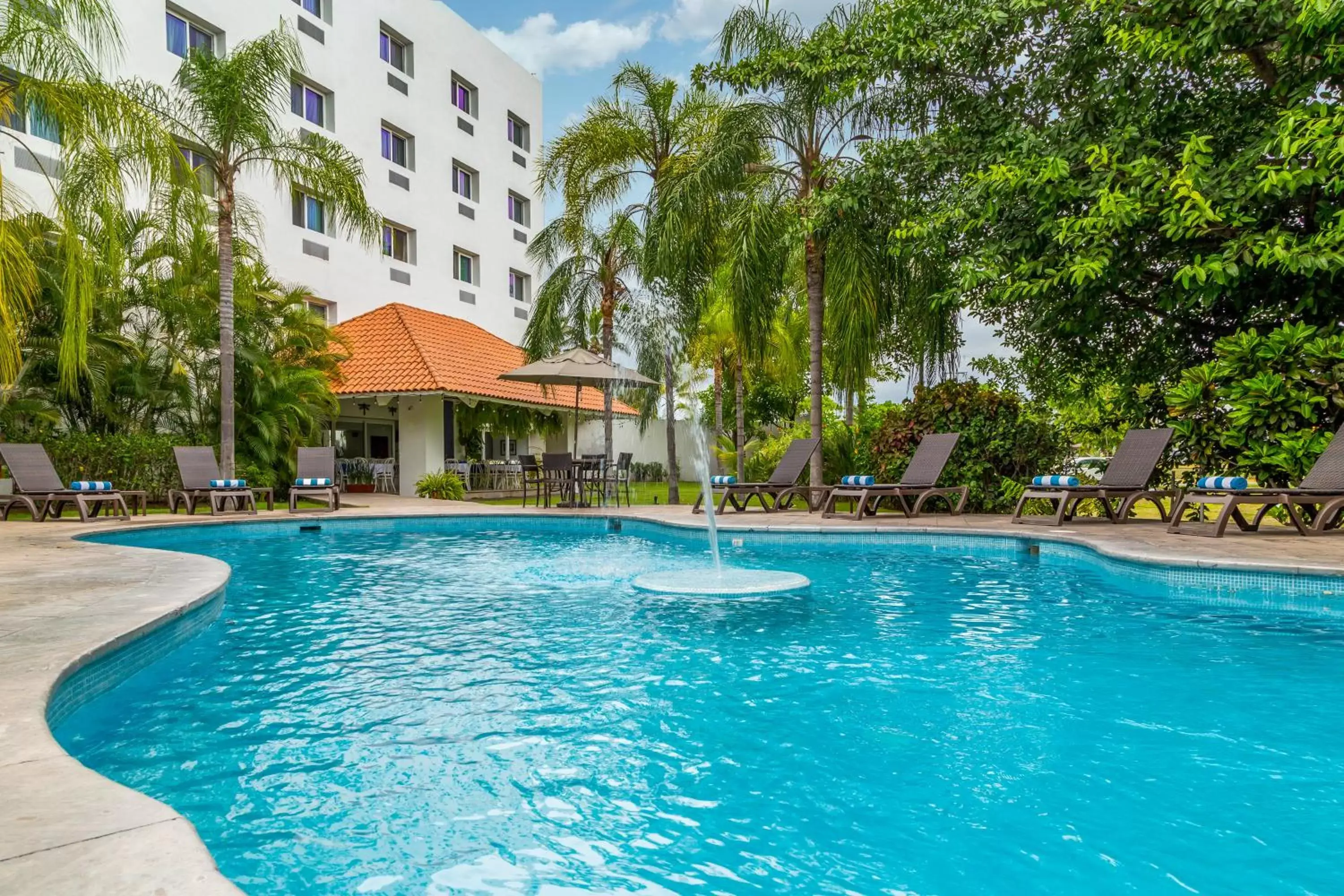 Swimming Pool in Comfort Inn Puerto Vallarta