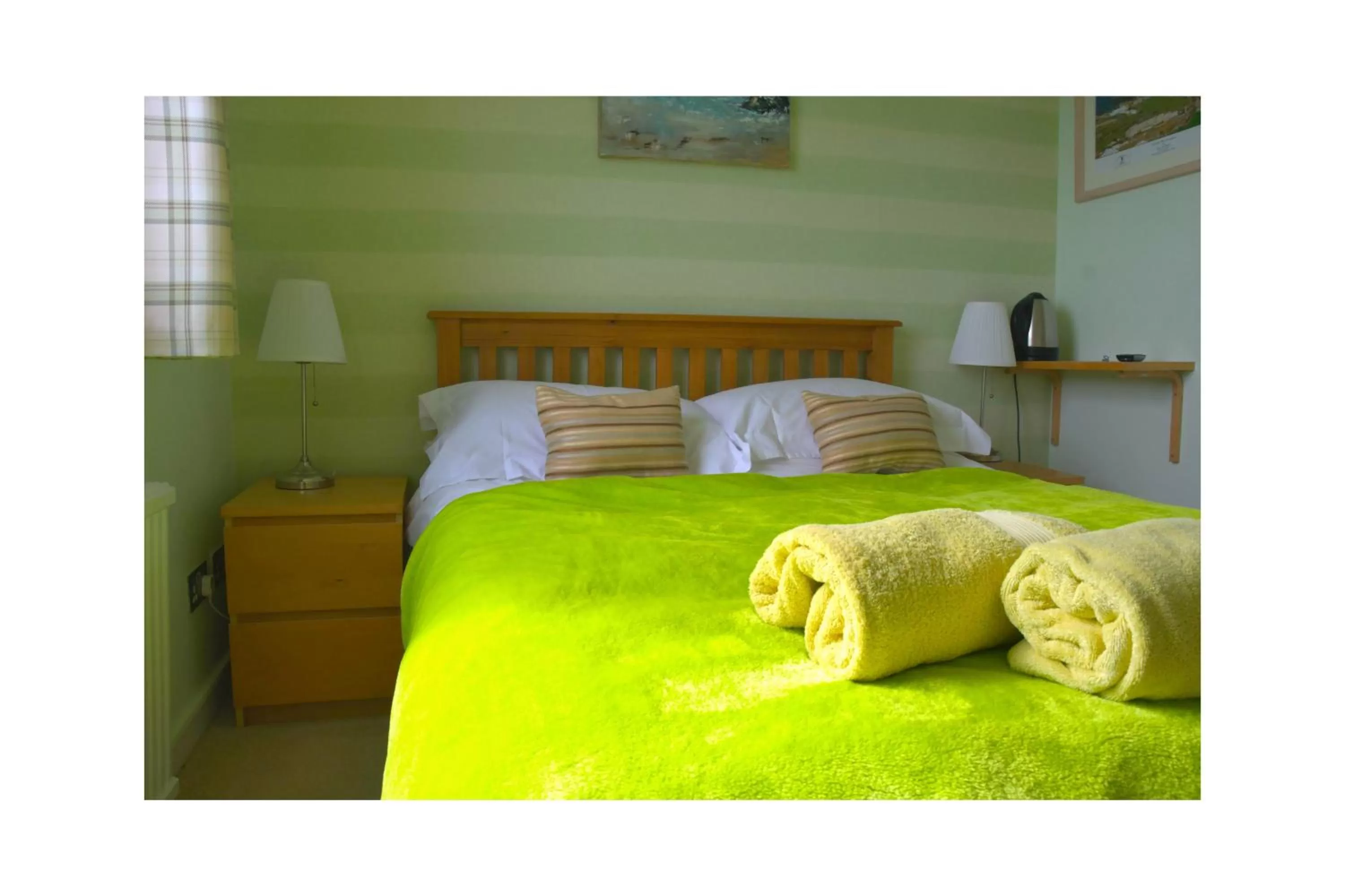 Bed in No12 Bed and Breakfast, St Andrews