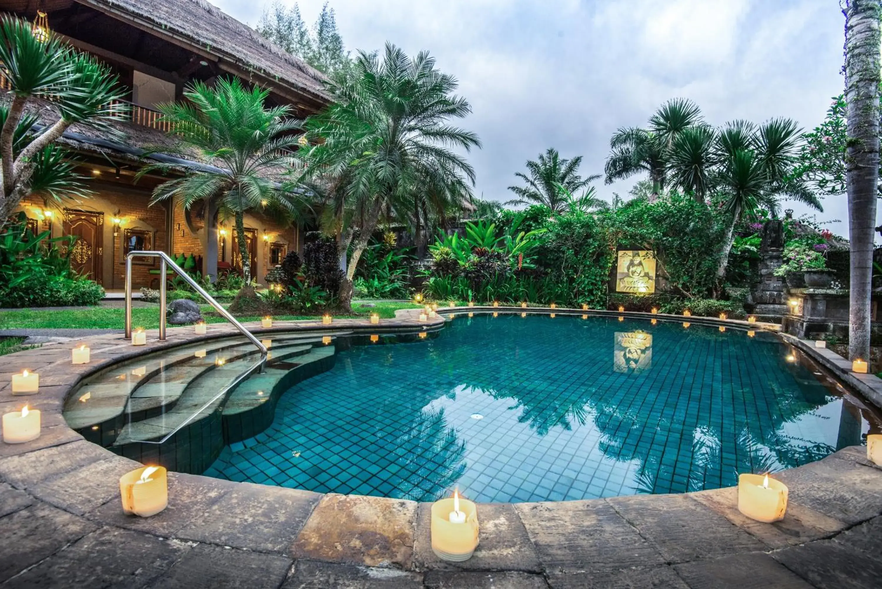 Swimming Pool in Hotel Bunga Permai