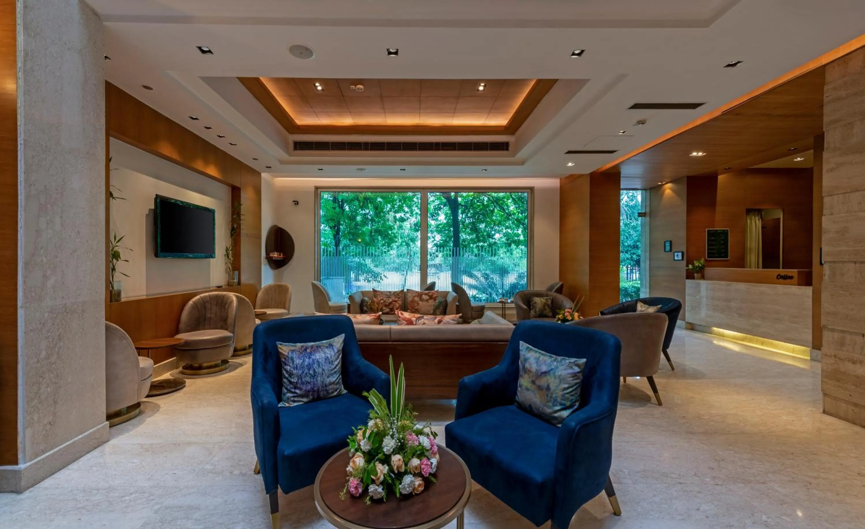 Lobby or reception in Hotel Saket 27