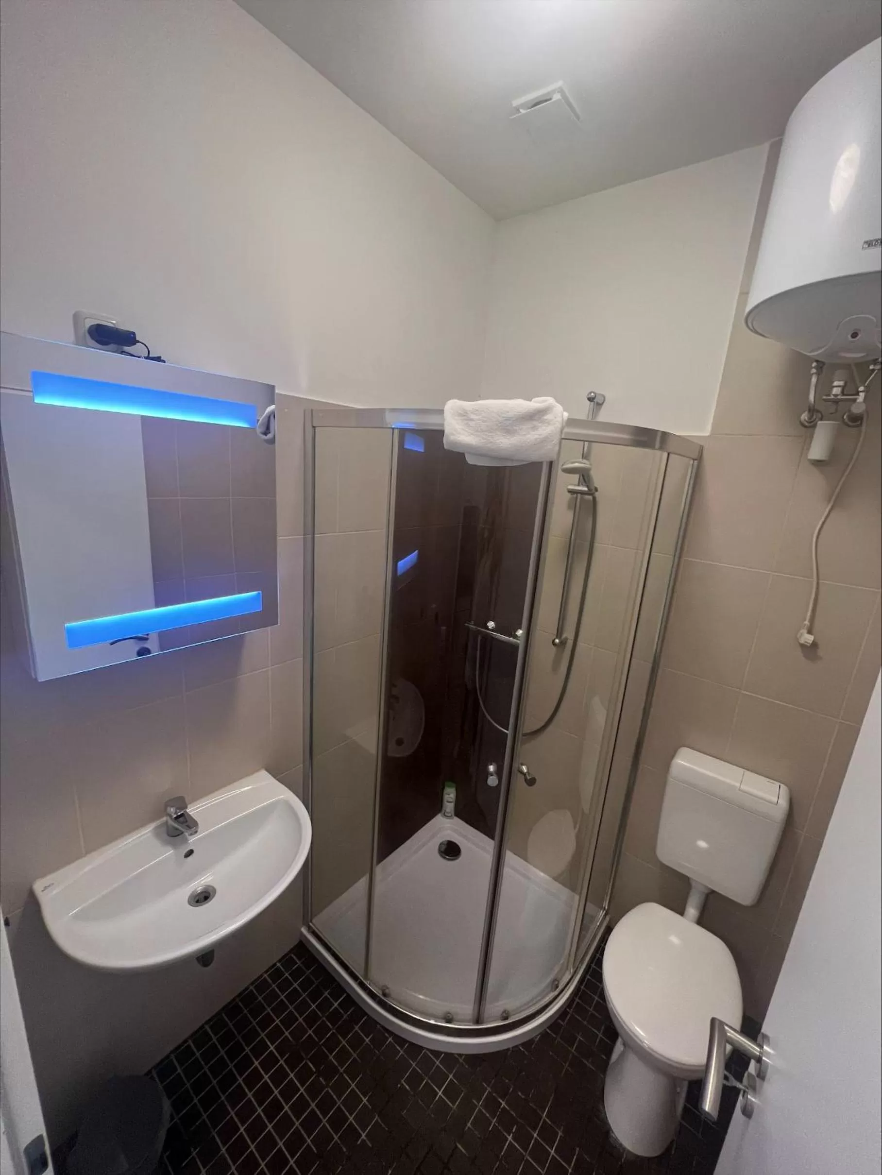 Bathroom in CASILINO Hotel A 20 Wismar