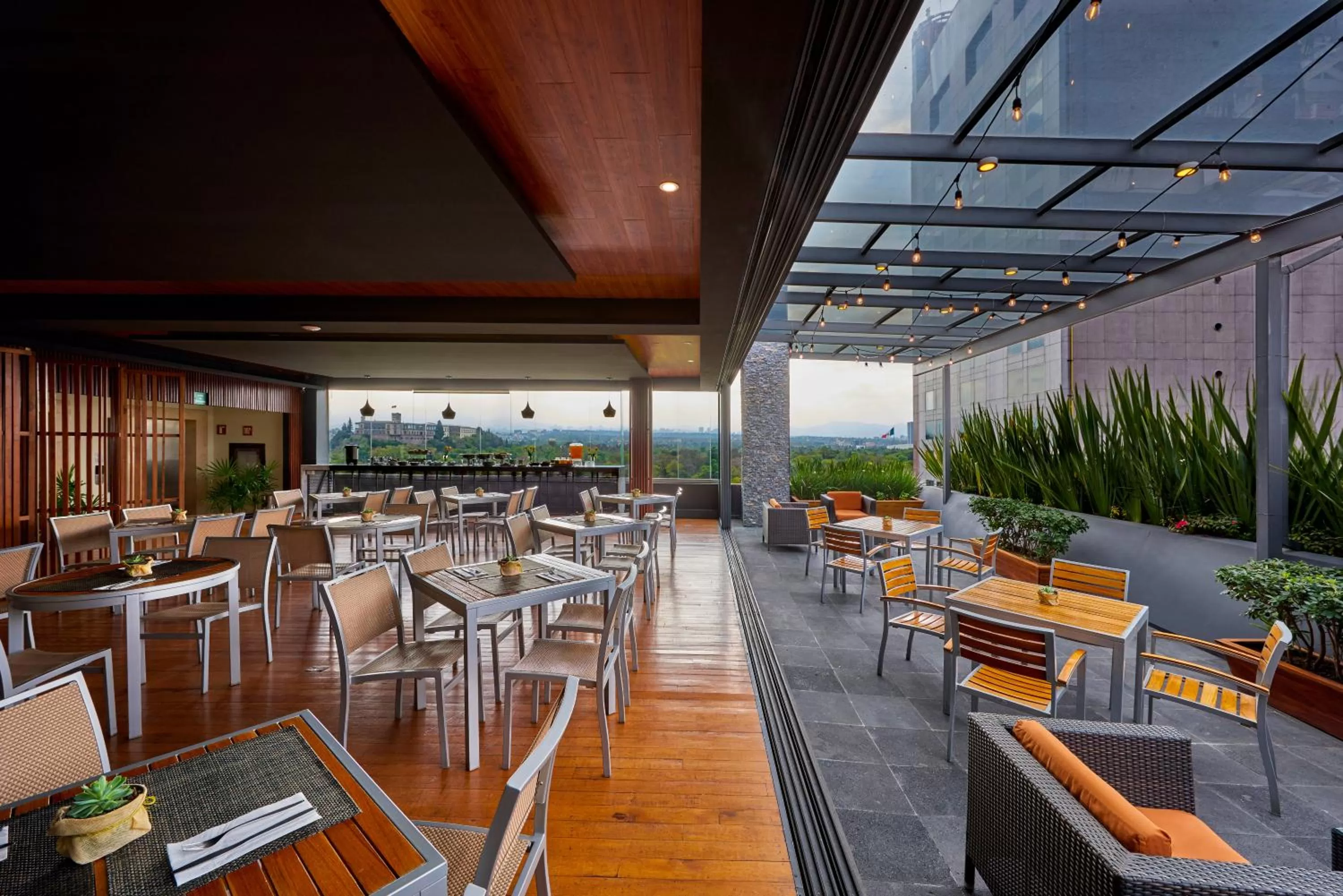 Restaurant/places to eat in Wyndham Garden Mexico City - Polanco