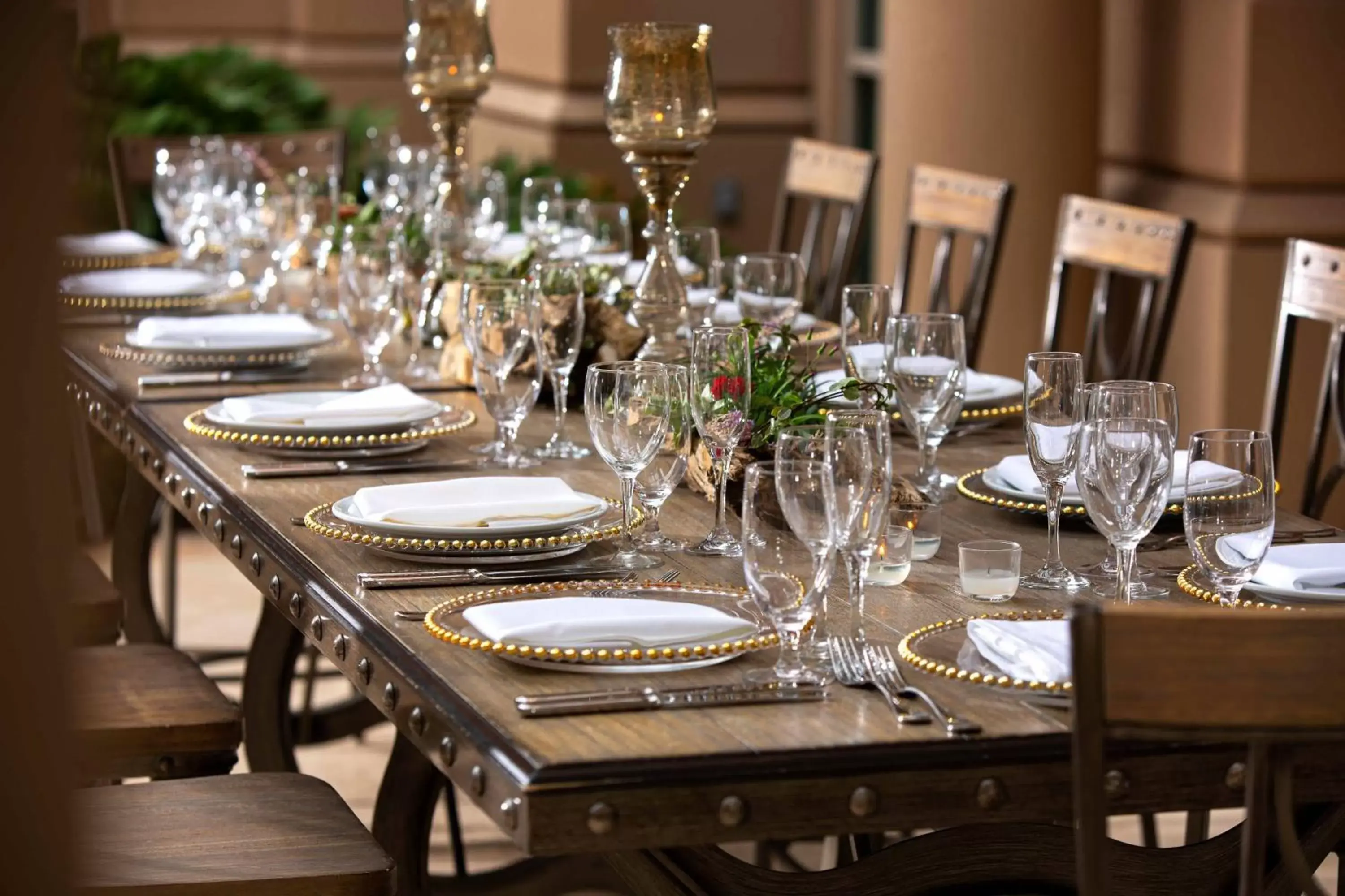 Meeting/conference room, Restaurant/Places to Eat in Renaissance Tampa International Plaza Hotel