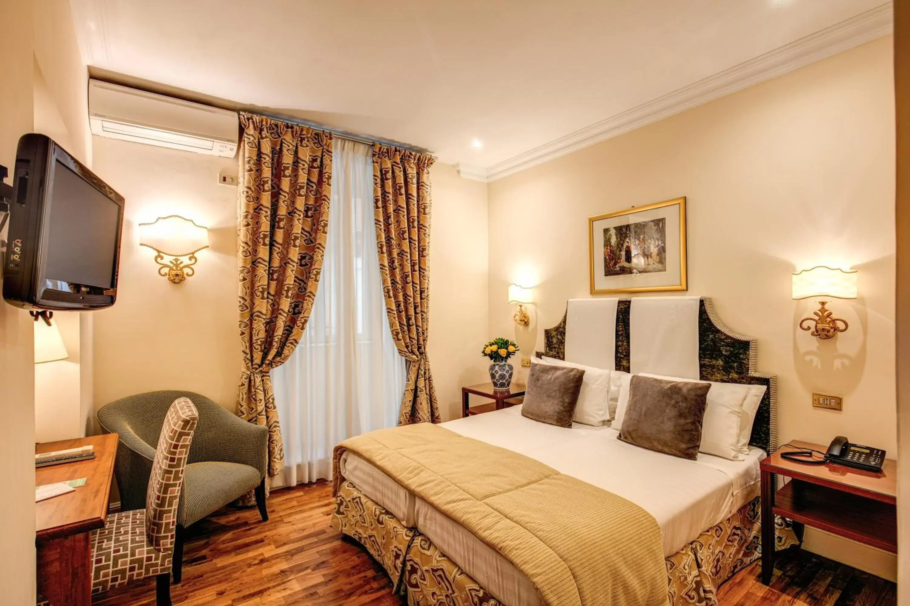 Bedroom, Bed in Hotel Cortina